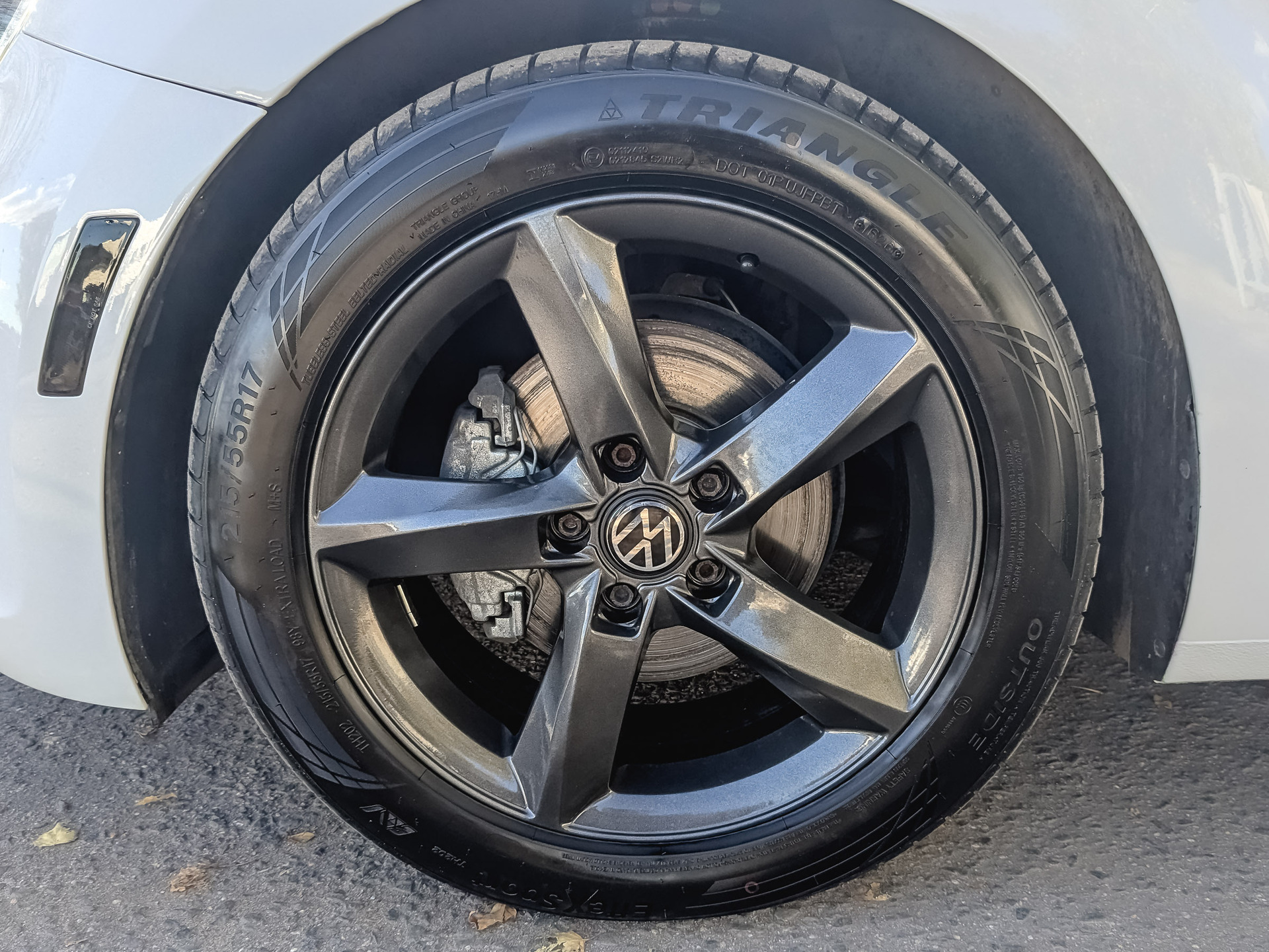 VOLKSWAGEN Beetle 1.80 (170 л.с), автомат, 2016, пробег 153 433 км