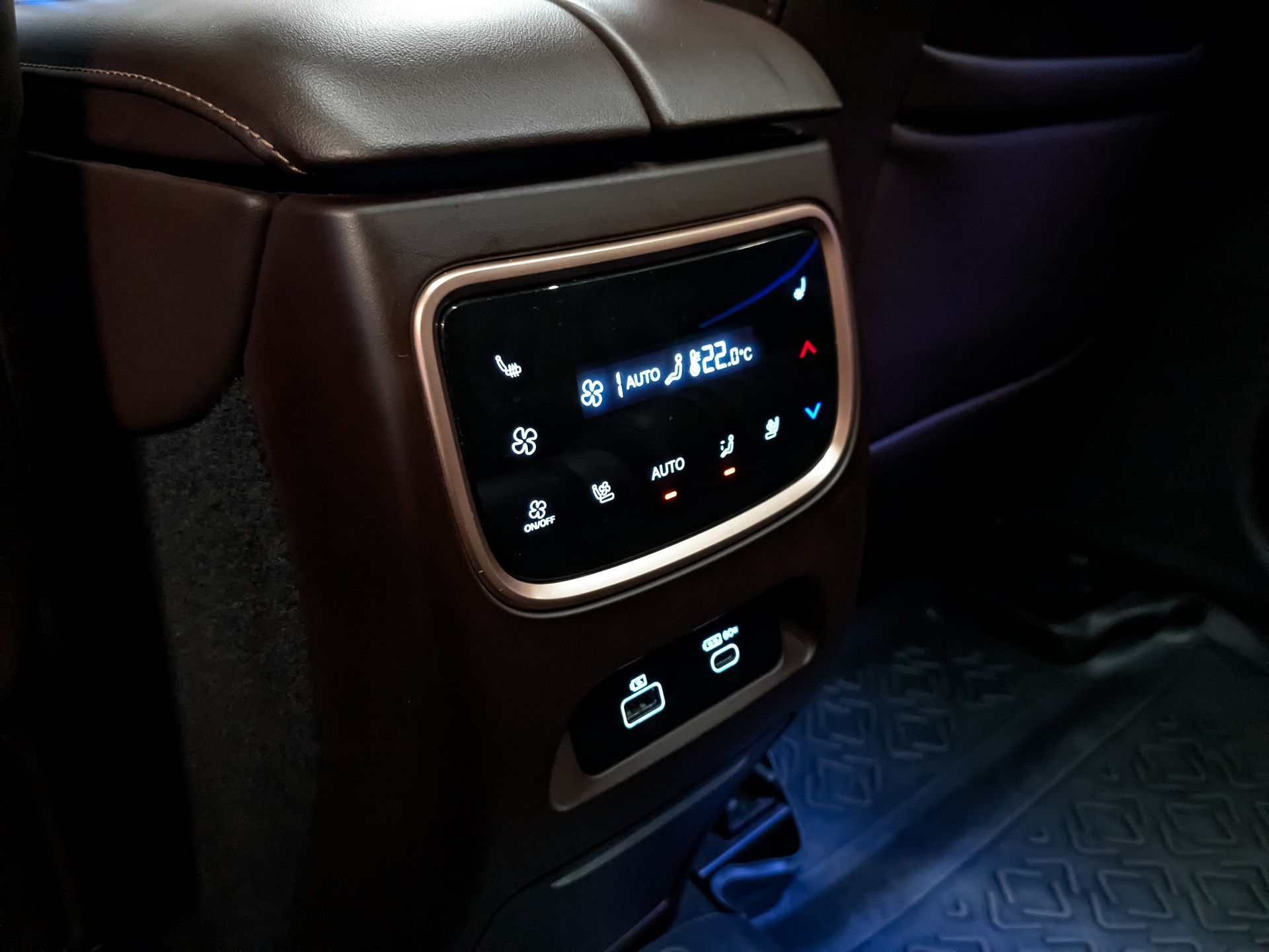 EXEED VX 2.00 (249 л.с), автомат, 2023, пробег 60 154 км