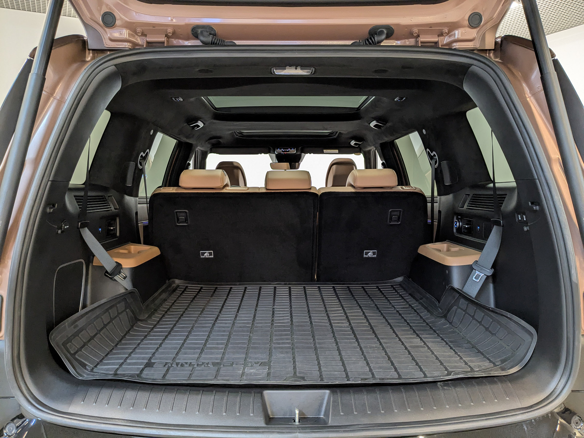HYUNDAI Santa Fe 2.00 (247 л.с), автомат, 2025, пробег 13 371 км