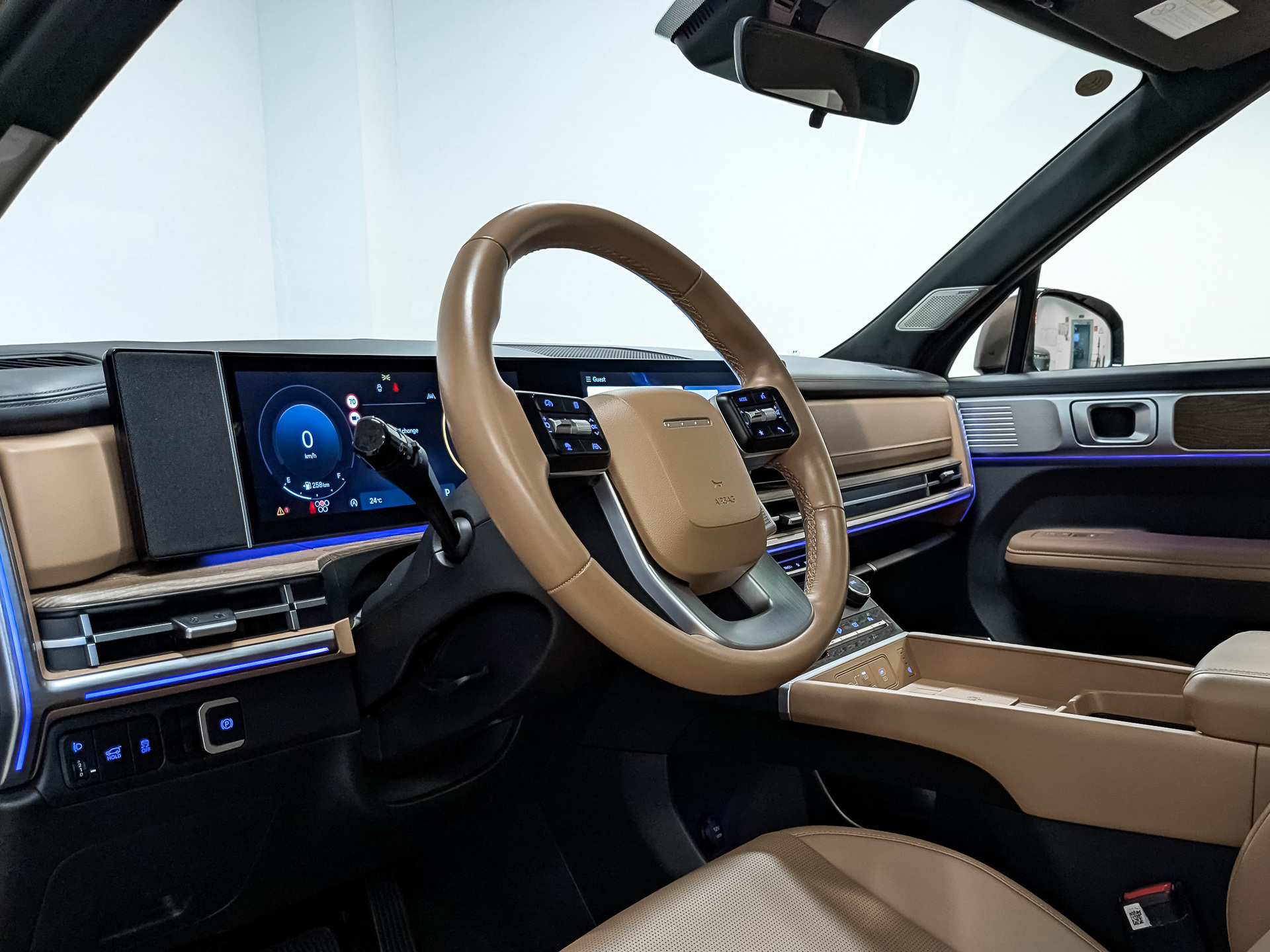 HYUNDAI Santa Fe 2.00 (247 л.с), автомат, 2025, пробег 13 371 км