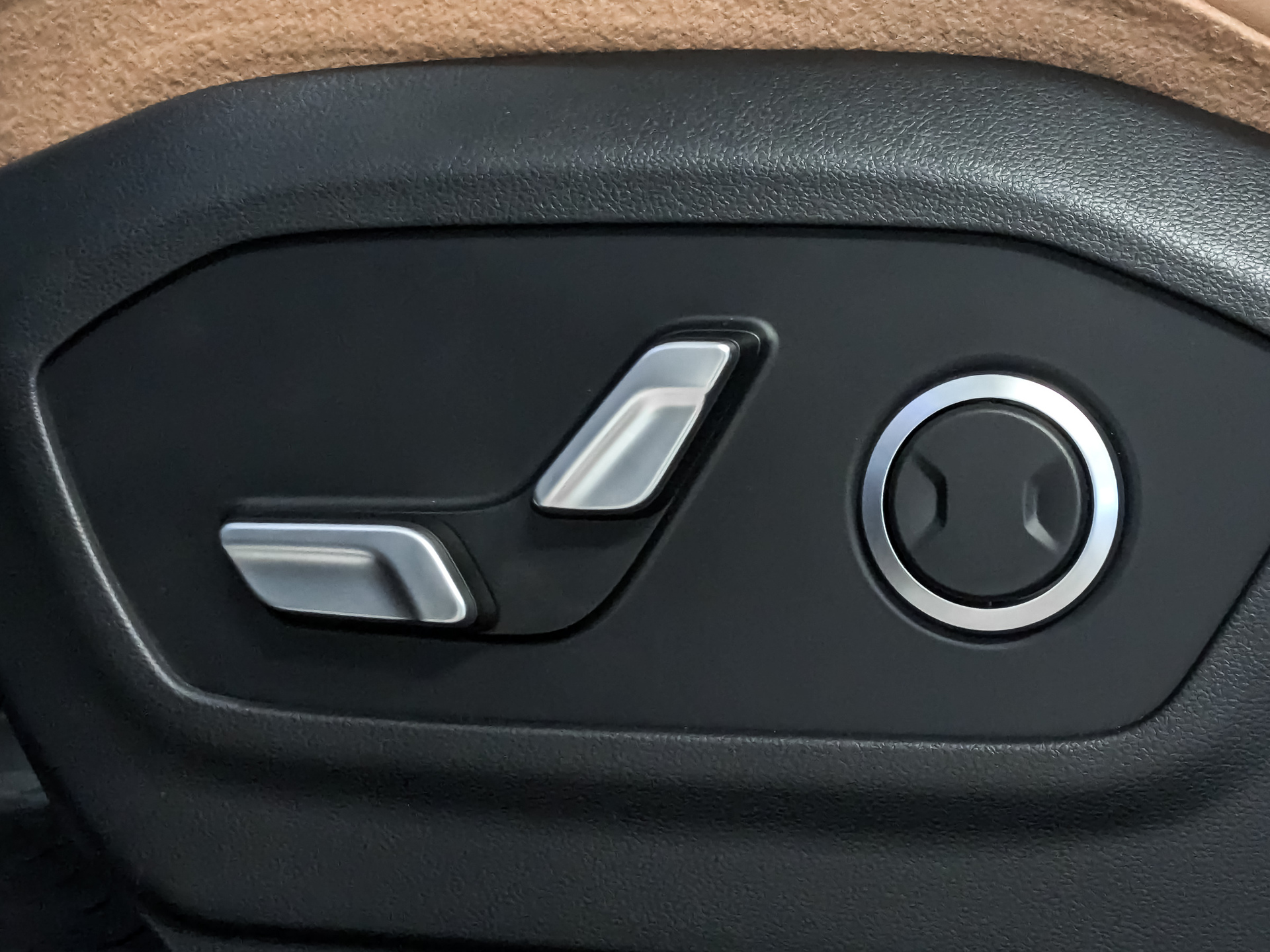 HYUNDAI Santa Fe 2.00 (247 л.с), автомат, 2025, пробег 13 371 км