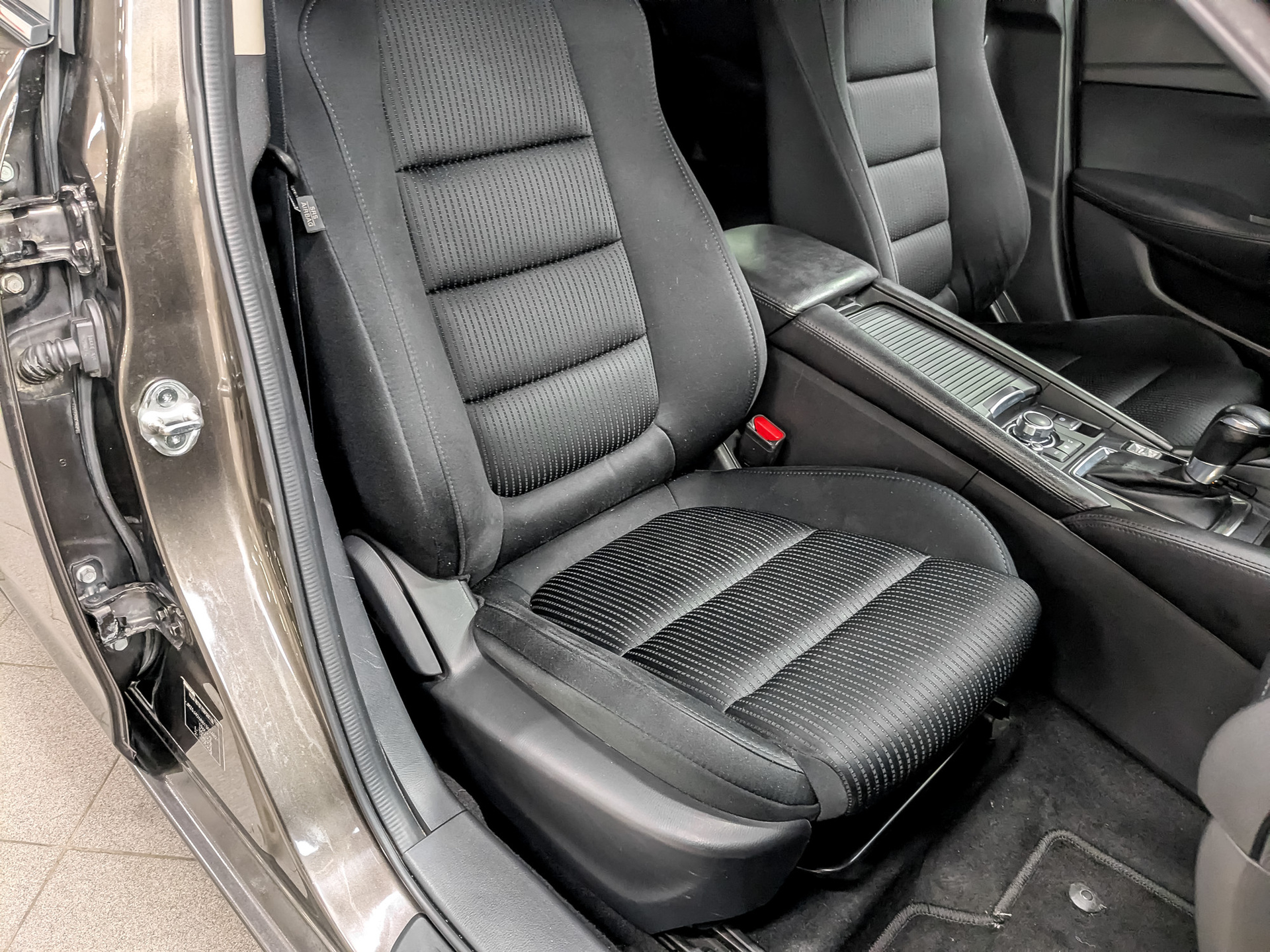 MAZDA 6 2.00 (150 л.с), автомат, 2015, пробег 94 632 км