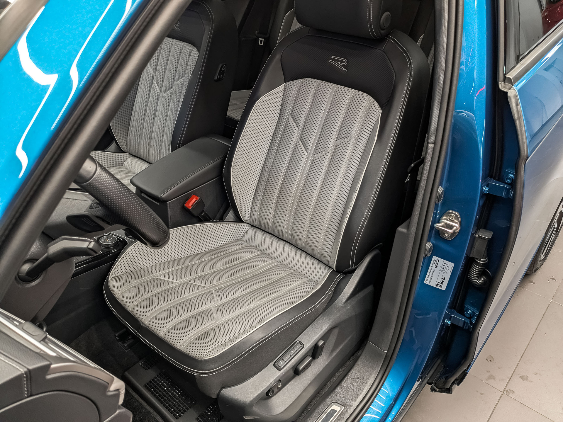 VOLKSWAGEN Tayron 2.00 (220 л.с), автомат, 2022, пробег 35 314 км
