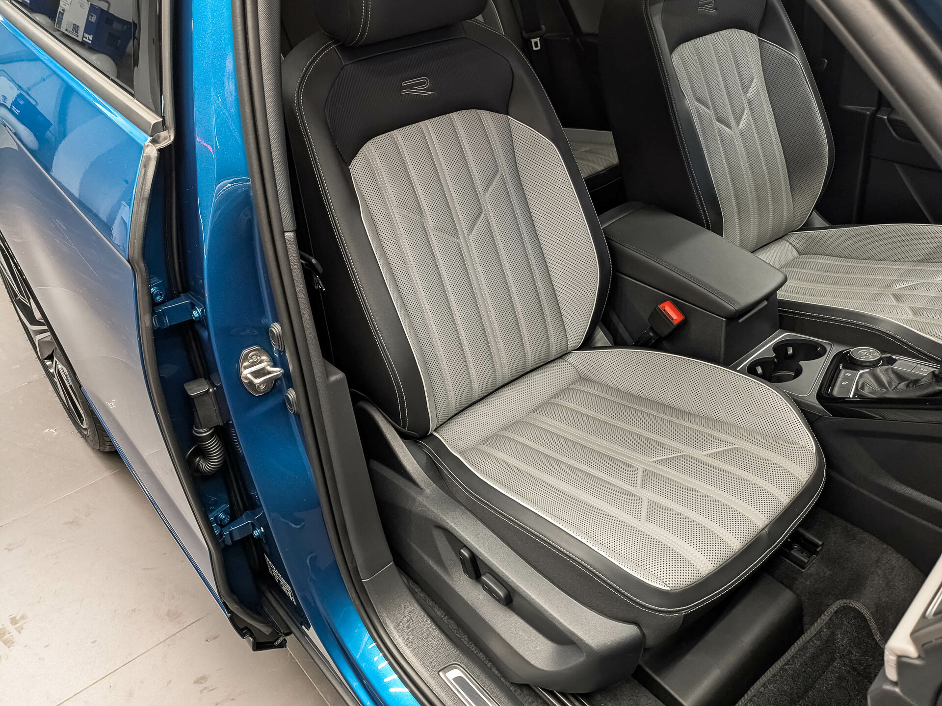 VOLKSWAGEN Tayron 2.00 (220 л.с), автомат, 2022, пробег 35 314 км