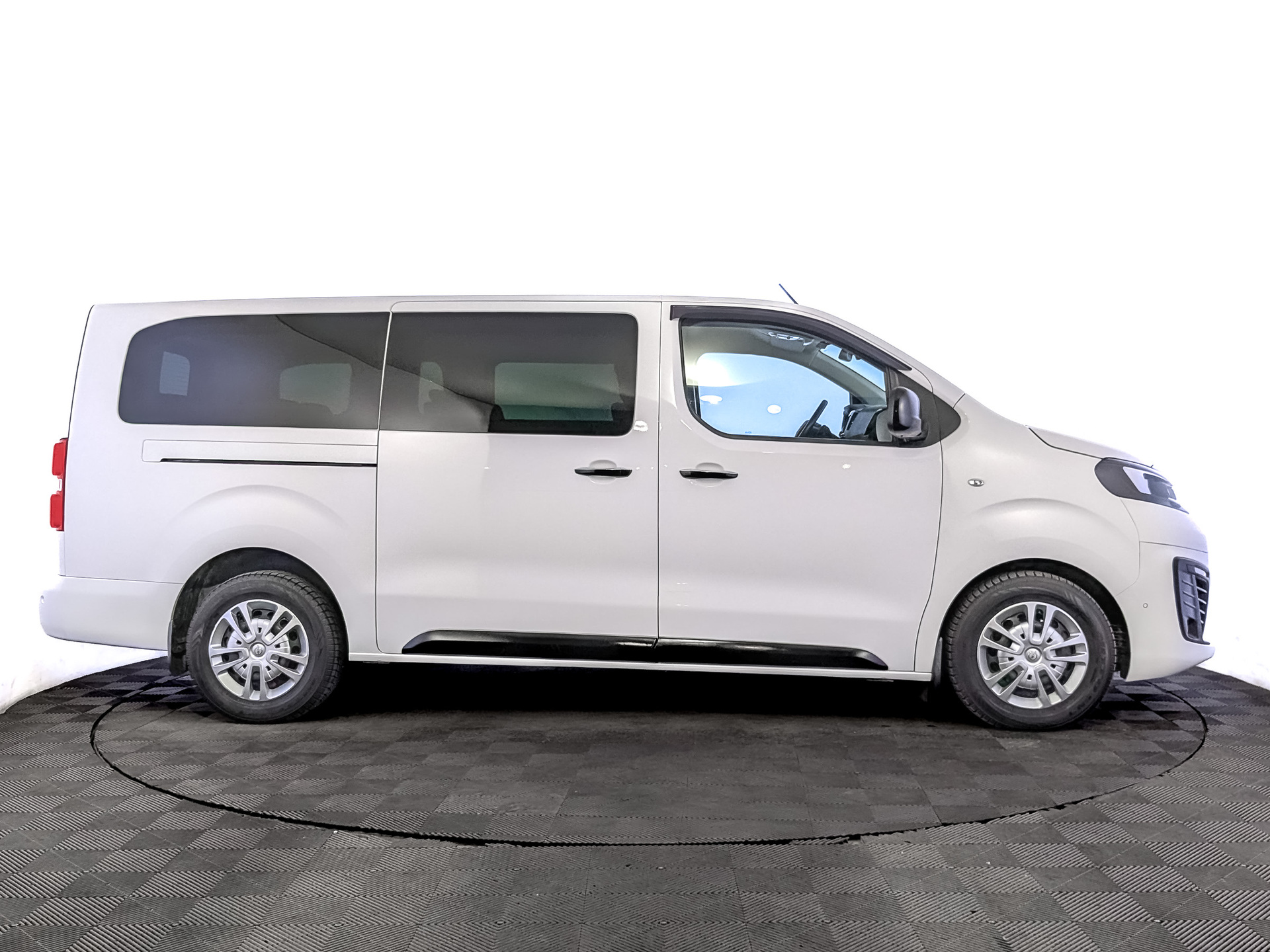 OPEL Zafira Life 2.00 (150 л.с), автомат, 2021, пробег 74 900 км