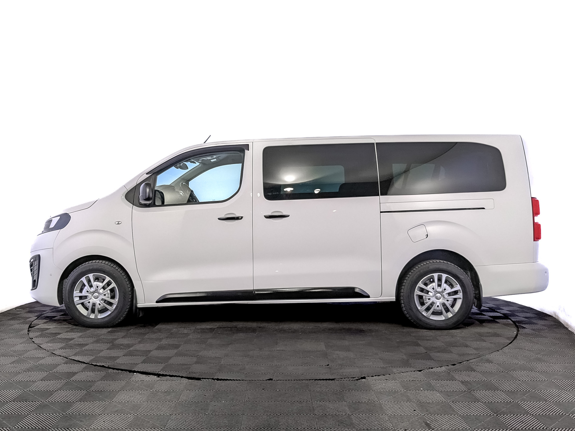 OPEL Zafira Life 2.00 (150 л.с), автомат, 2021, пробег 74 900 км