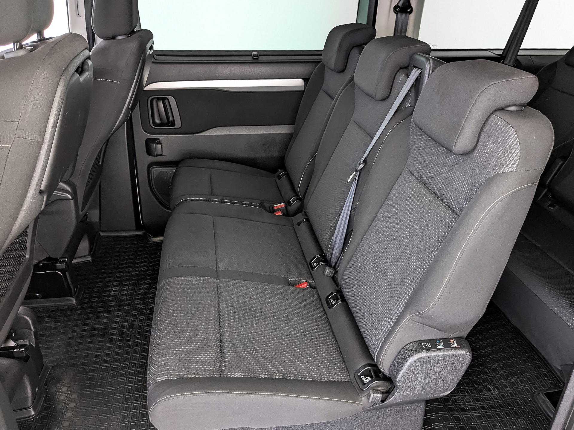 OPEL Zafira Life 2.00 (150 л.с), автомат, 2021, пробег 74 900 км