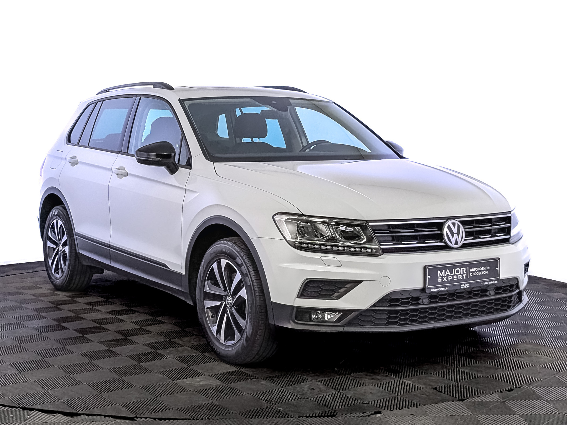 VOLKSWAGEN Tiguan 1.40 (150 л.с), автомат, 2020, пробег 54 391 км