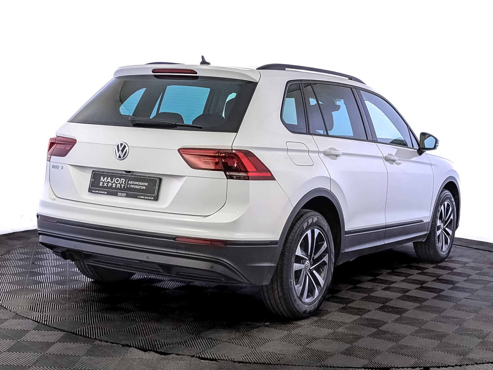 VOLKSWAGEN Tiguan 1.40 (150 л.с), автомат, 2020, пробег 54 391 км