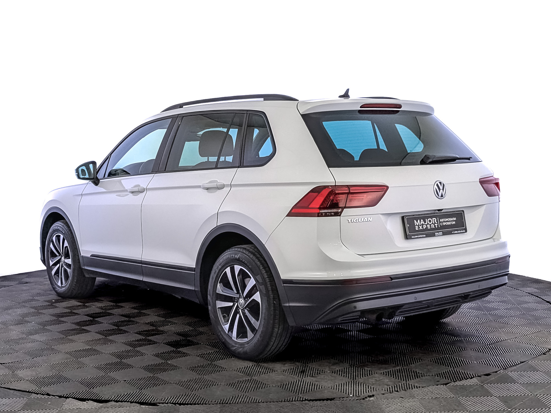 VOLKSWAGEN Tiguan 1.40 (150 л.с), автомат, 2020, пробег 54 391 км