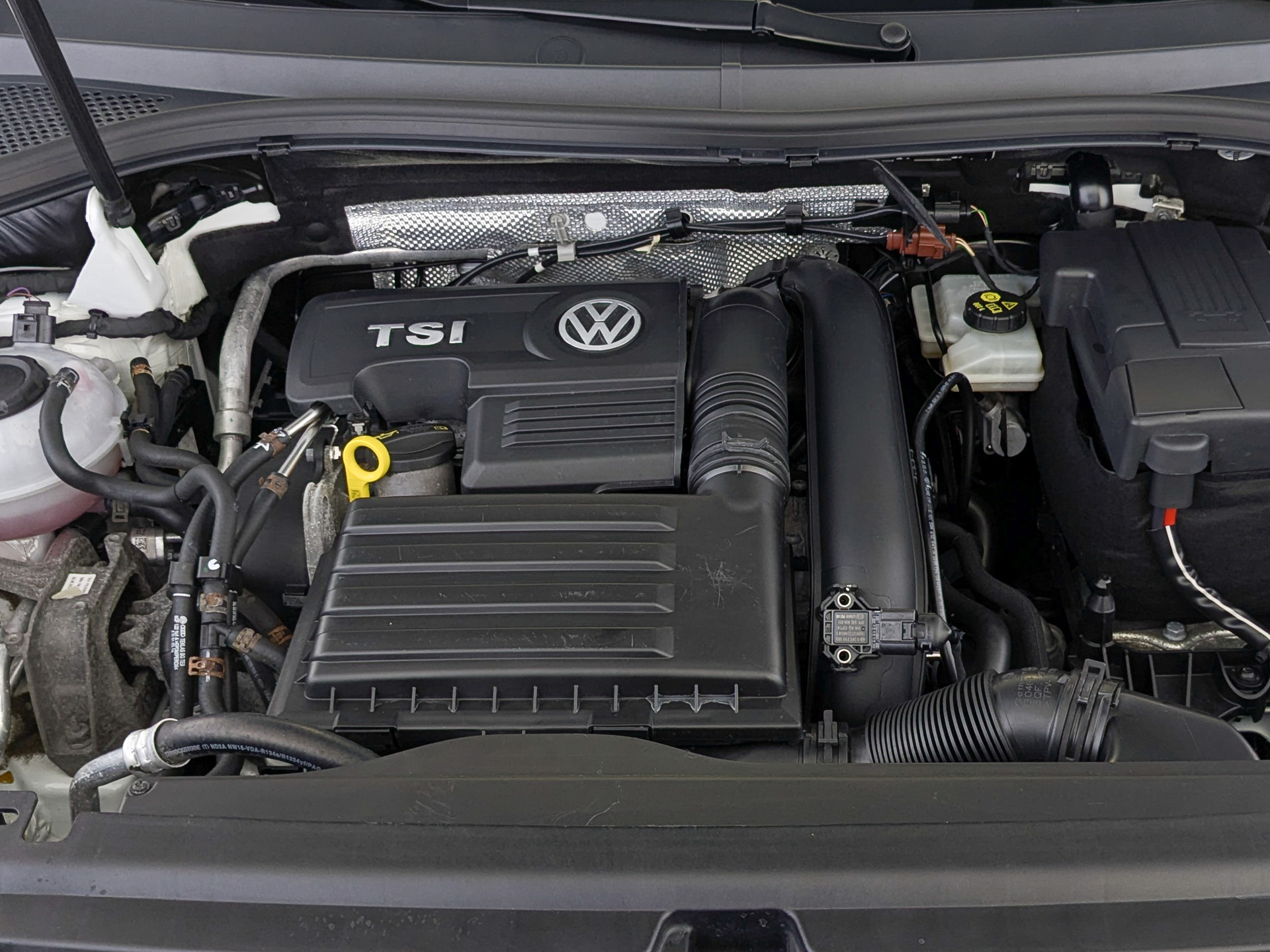 VOLKSWAGEN Tiguan 1.40 (150 л.с), автомат, 2020, пробег 54 391 км