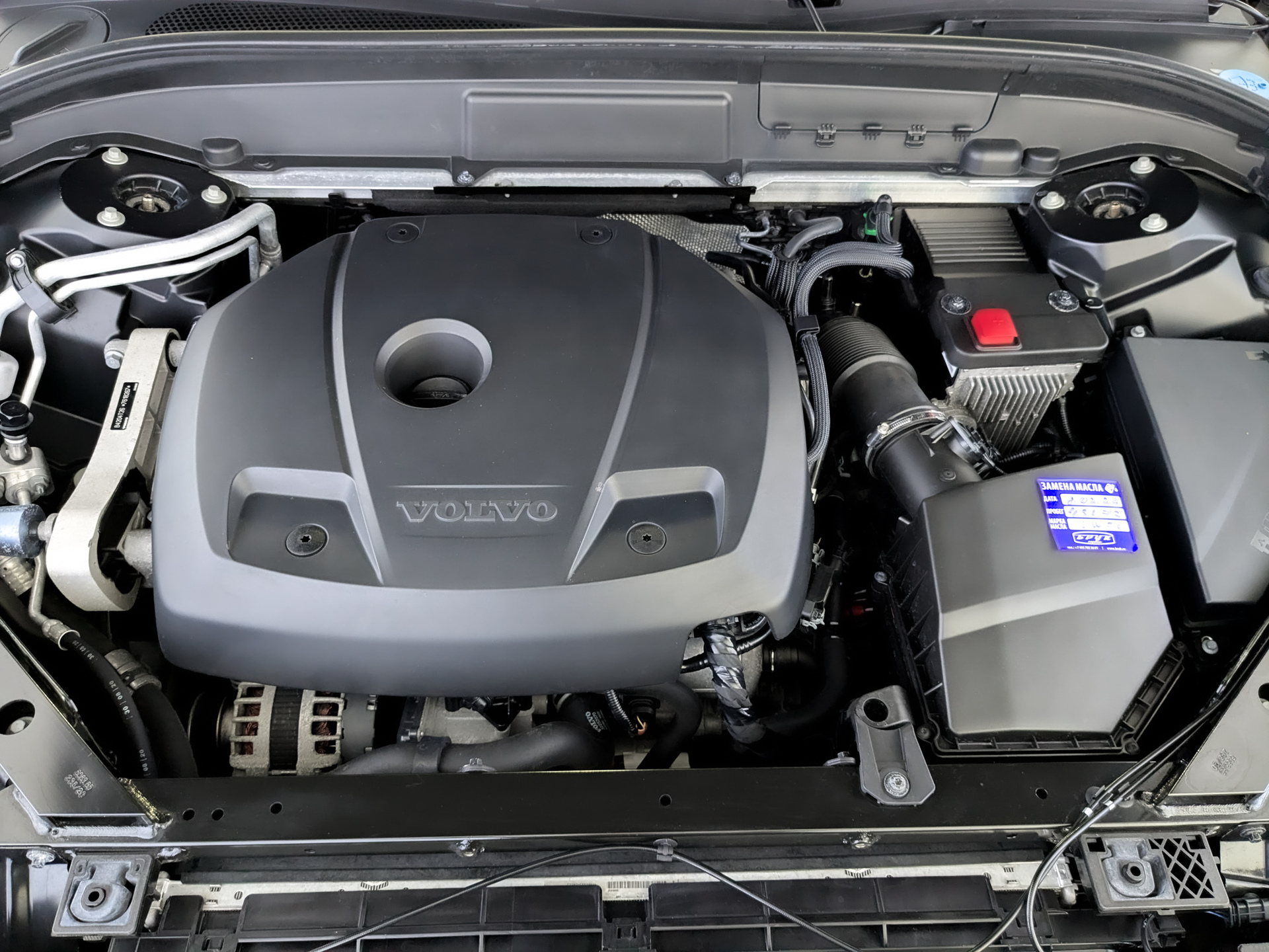 VOLVO XC60 2.00 (249 л.с), автомат, 2020, пробег 46 592 км