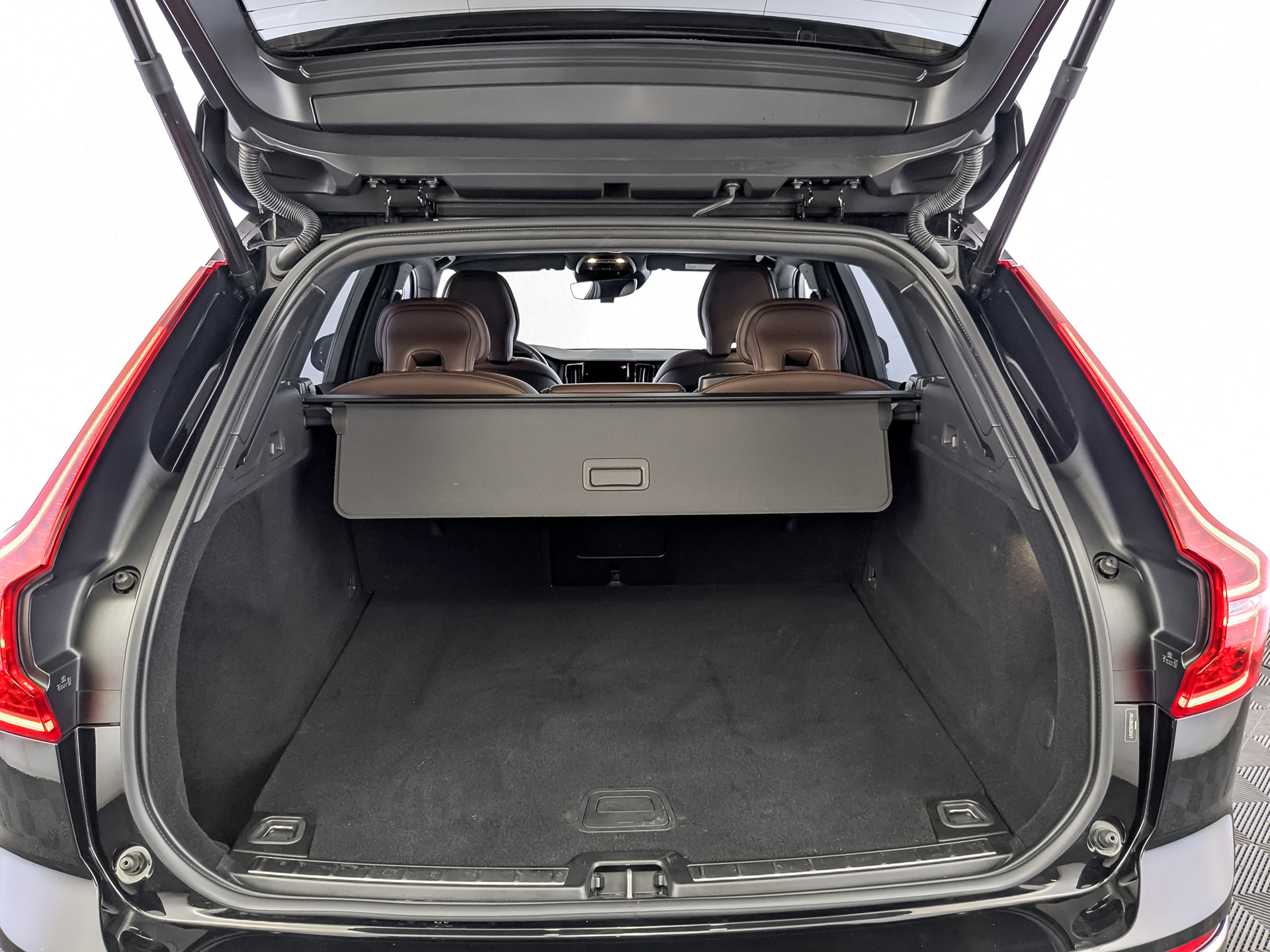 VOLVO XC60 2.00 (249 л.с), автомат, 2020, пробег 46 592 км
