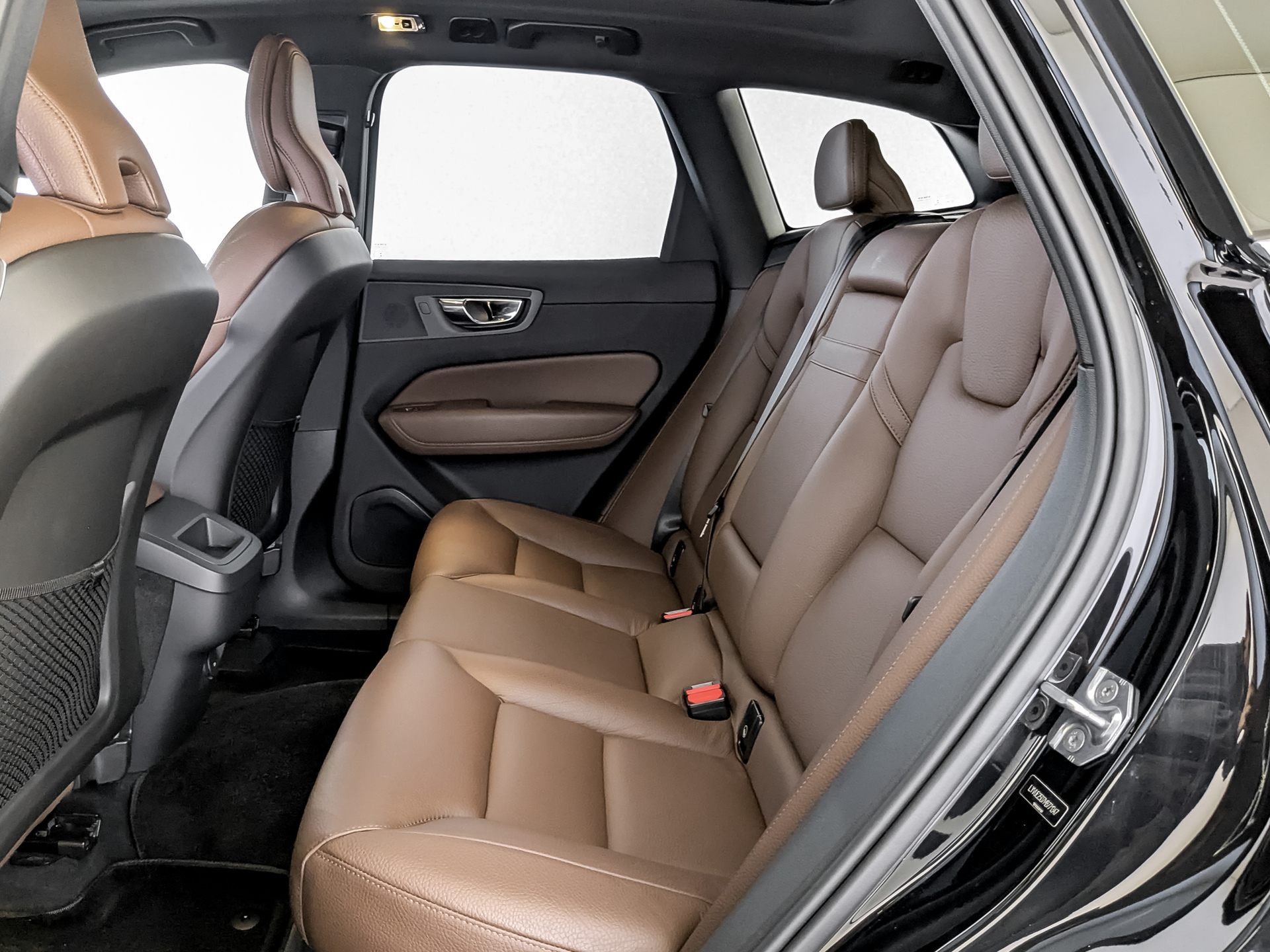 VOLVO XC60 2.00 (249 л.с), автомат, 2020, пробег 46 592 км