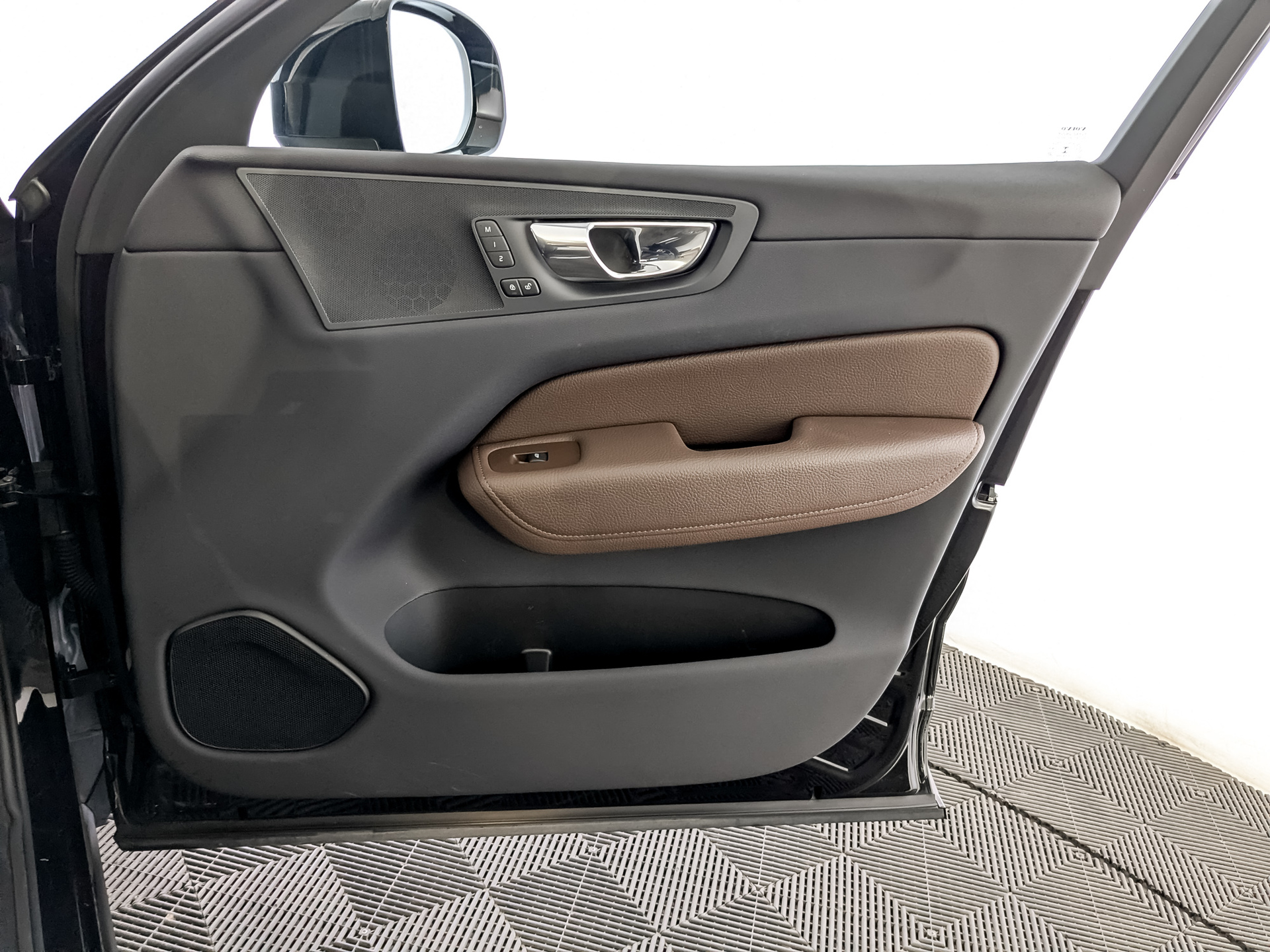 VOLVO XC60 2.00 (249 л.с), автомат, 2020, пробег 46 592 км