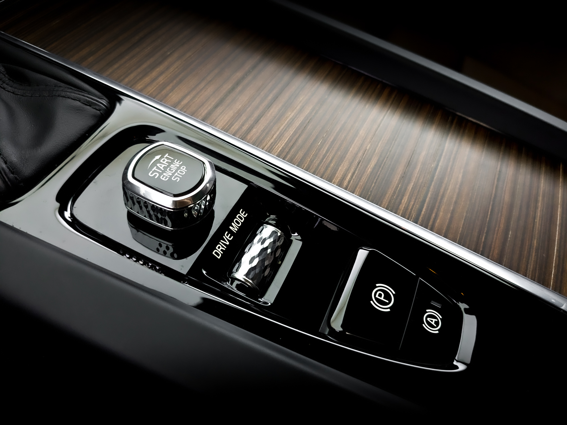 VOLVO XC60 2.00 (249 л.с), автомат, 2020, пробег 46 592 км