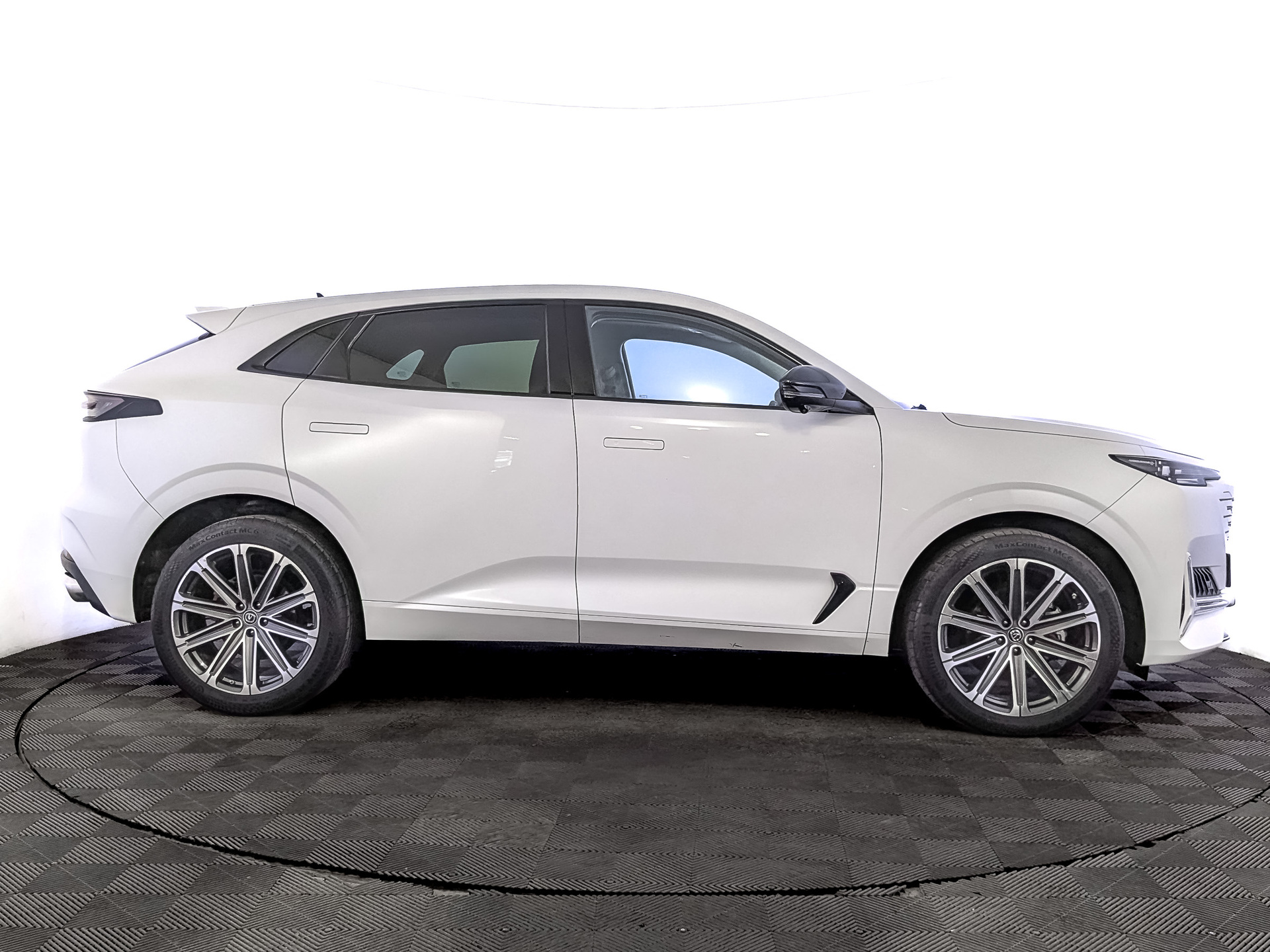 CHANGAN UNI-K 2.00 (226 л.с), автомат, 2023, пробег 68 363 км
