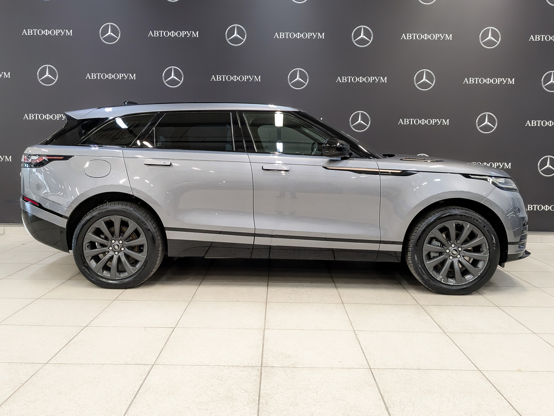 LAND ROVER Range Rover Velar 2.00 (248 л.с), автомат, 2022, пробег 82 300 км