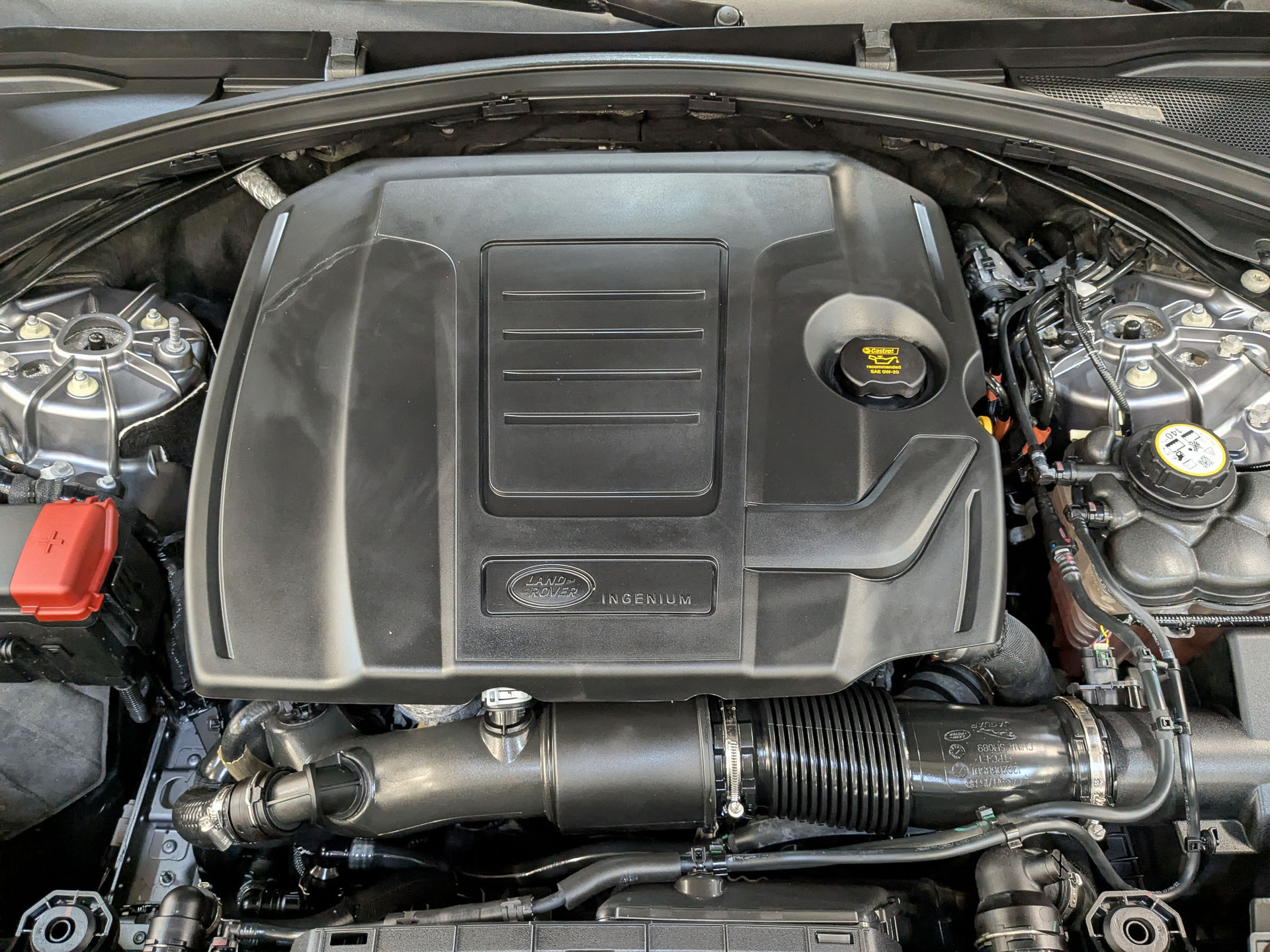 LAND ROVER Range Rover Velar 2.00 (248 л.с), автомат, 2022, пробег 82 300 км