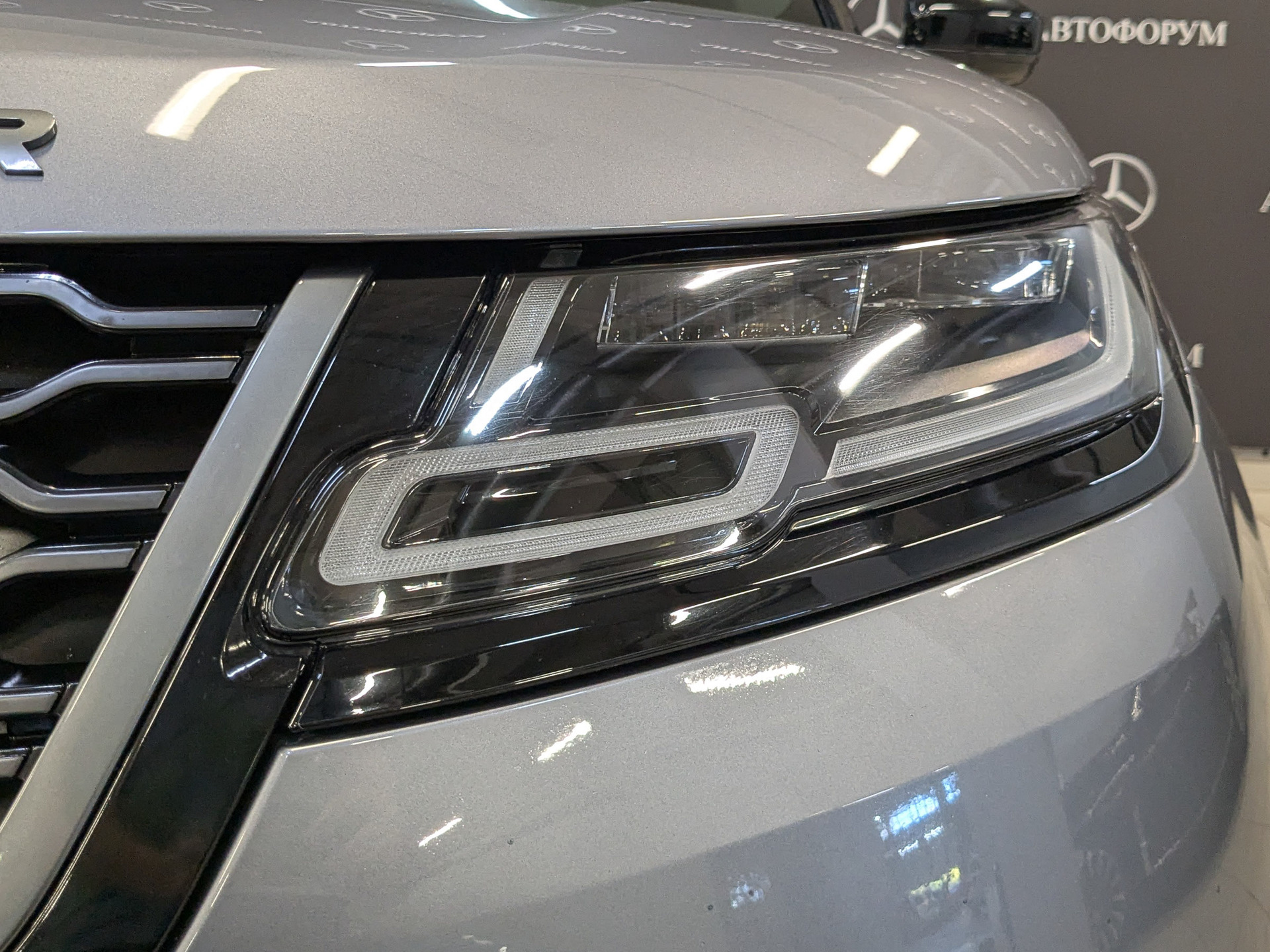 LAND ROVER Range Rover Velar 2.00 (248 л.с), автомат, 2022, пробег 82 300 км