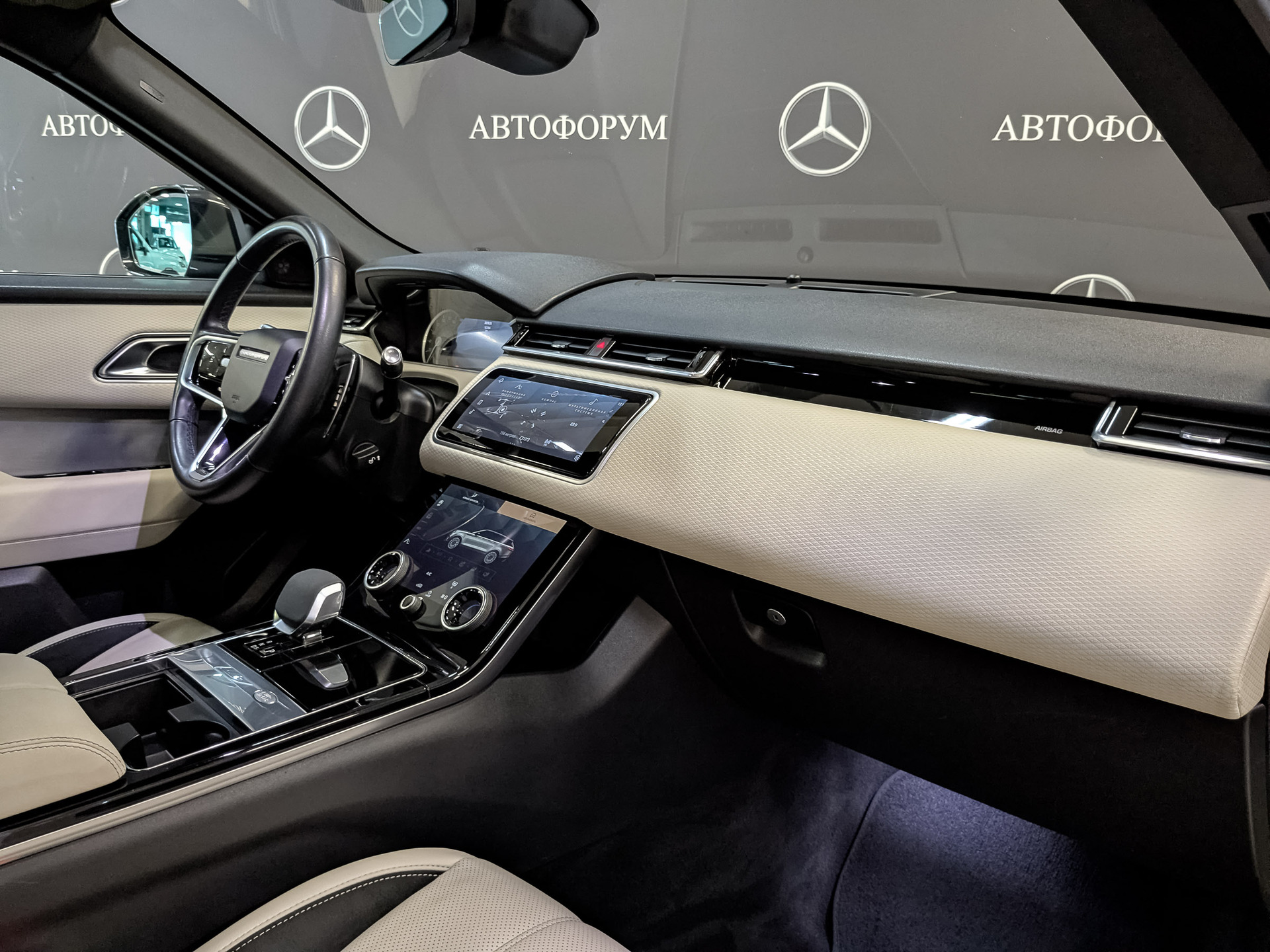 LAND ROVER Range Rover Velar 2.00 (248 л.с), автомат, 2022, пробег 82 300 км