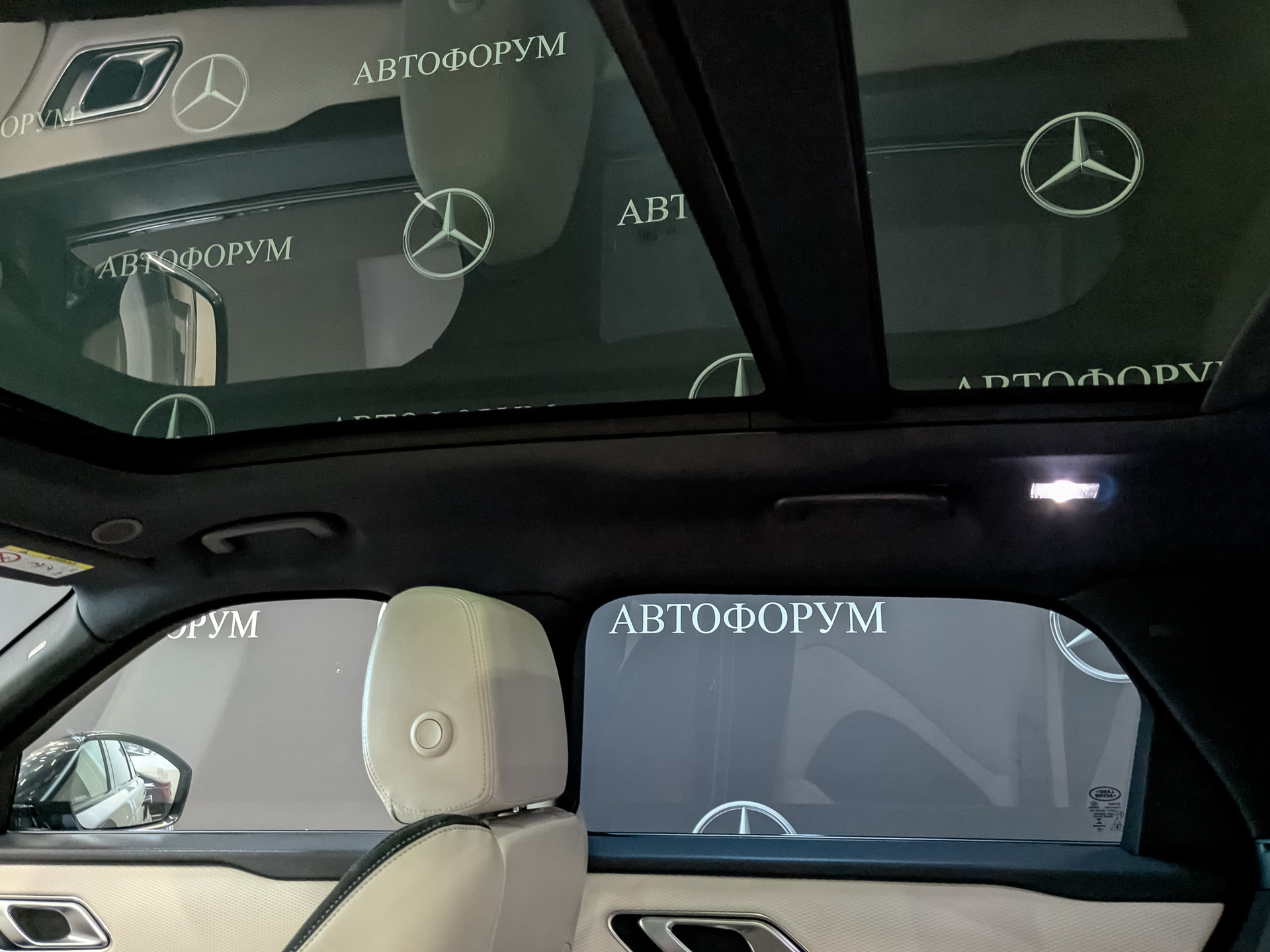 LAND ROVER Range Rover Velar 2.00 (248 л.с), автомат, 2022, пробег 82 300 км