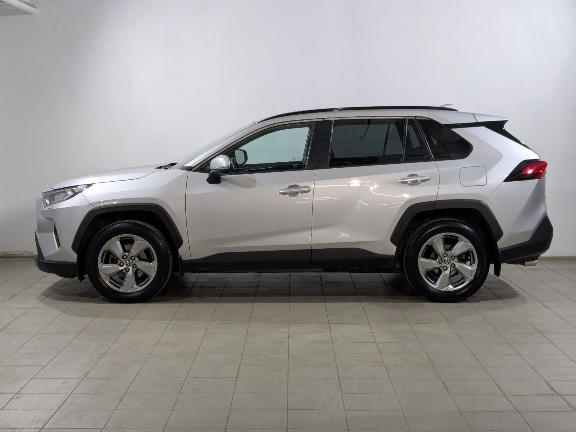TOYOTA Rav-4 2.00 (149 л.с), автомат, 2021, пробег 67 067 км