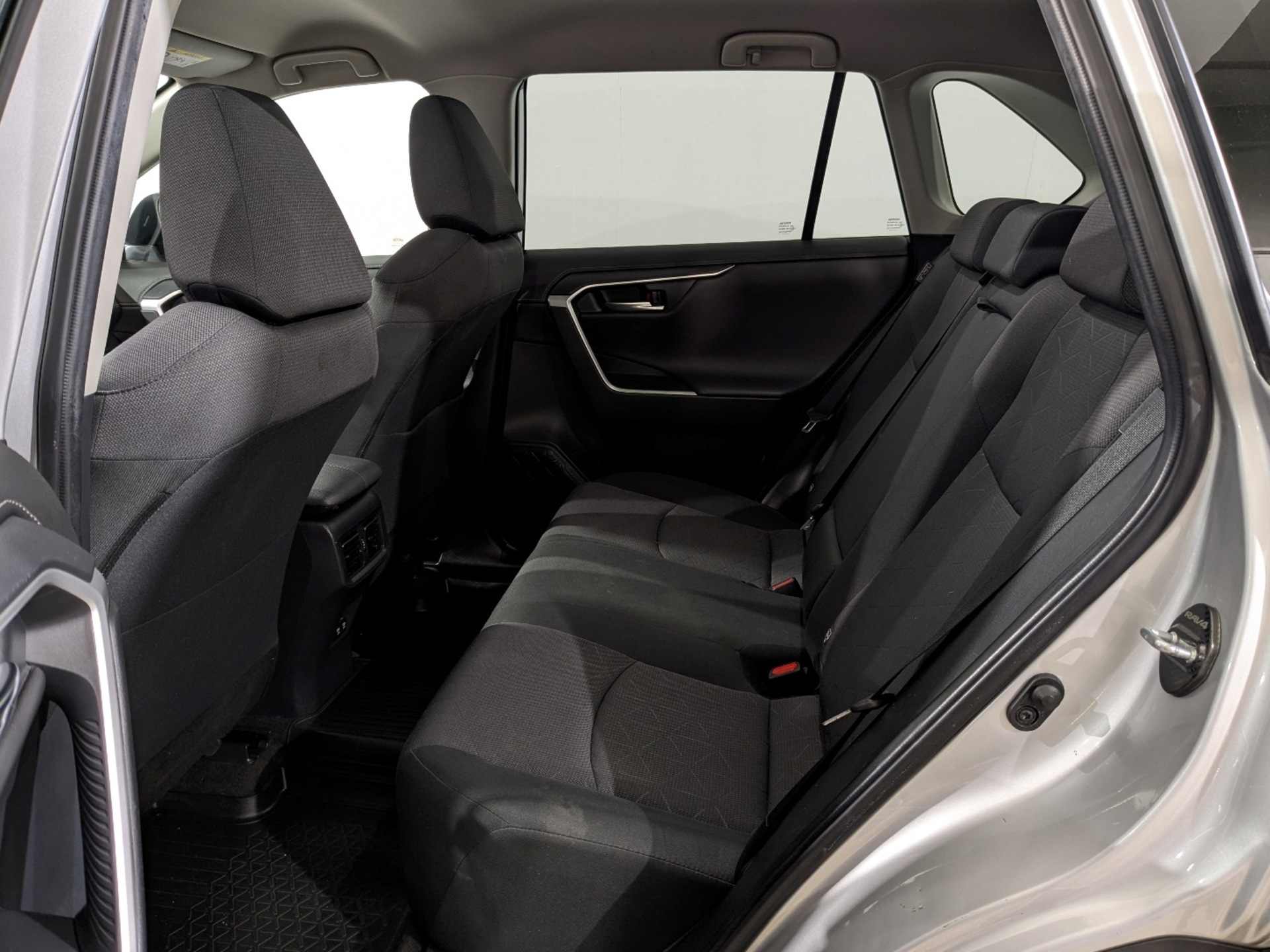 TOYOTA Rav-4 2.00 (149 л.с), автомат, 2021, пробег 67 067 км