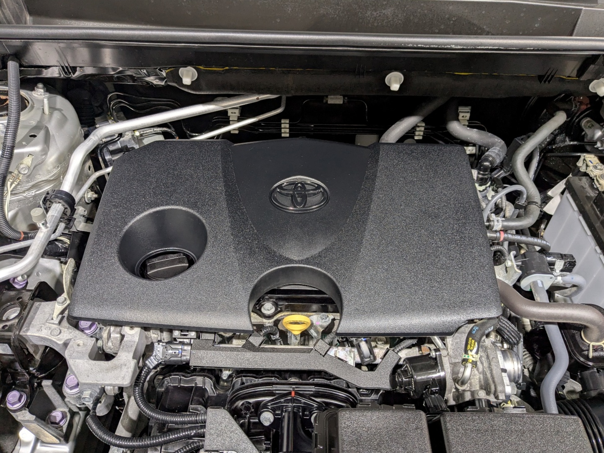 TOYOTA Rav-4 2.00 (149 л.с), автомат, 2021, пробег 67 067 км
