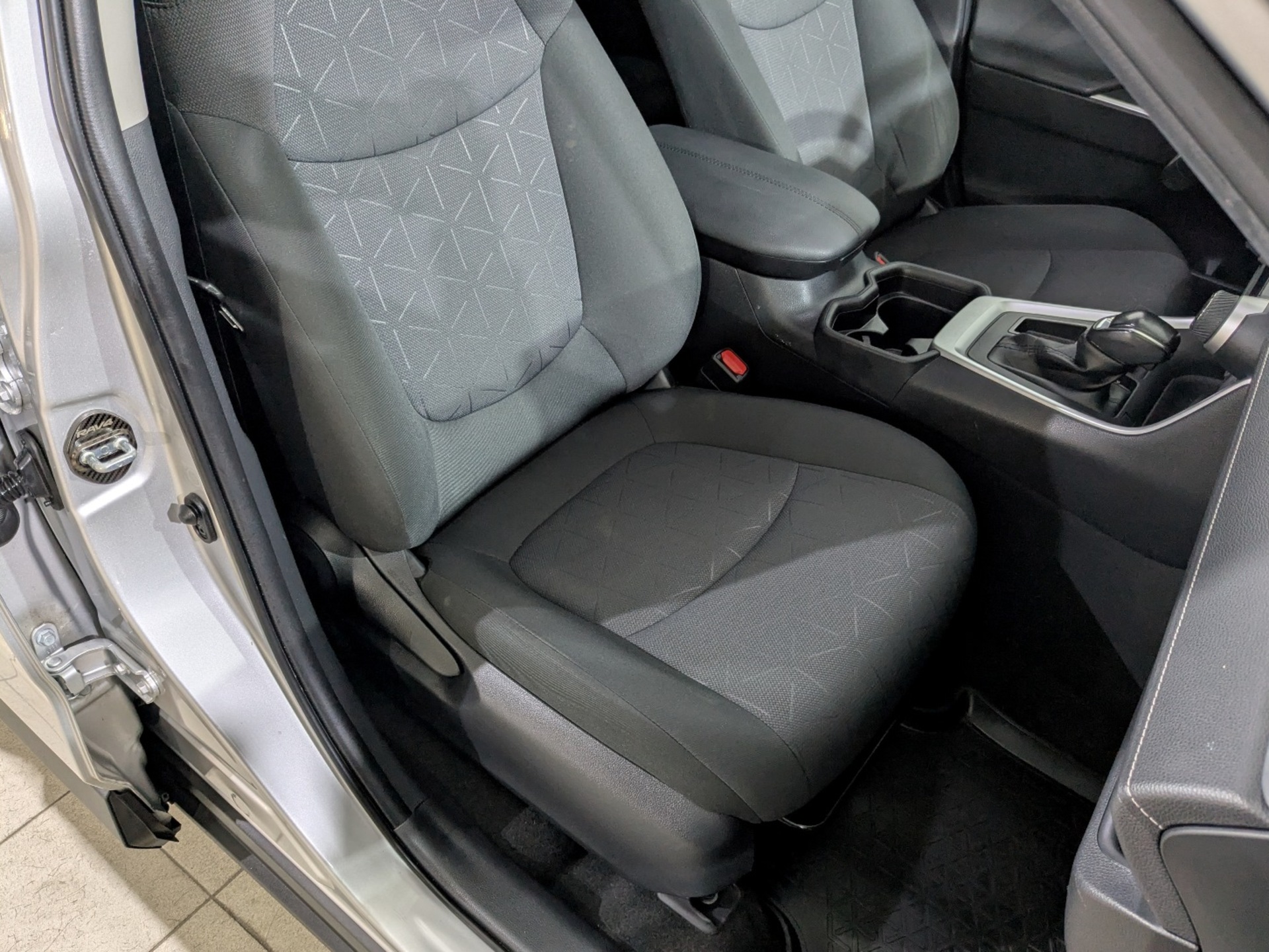 TOYOTA Rav-4 2.00 (149 л.с), автомат, 2021, пробег 67 067 км