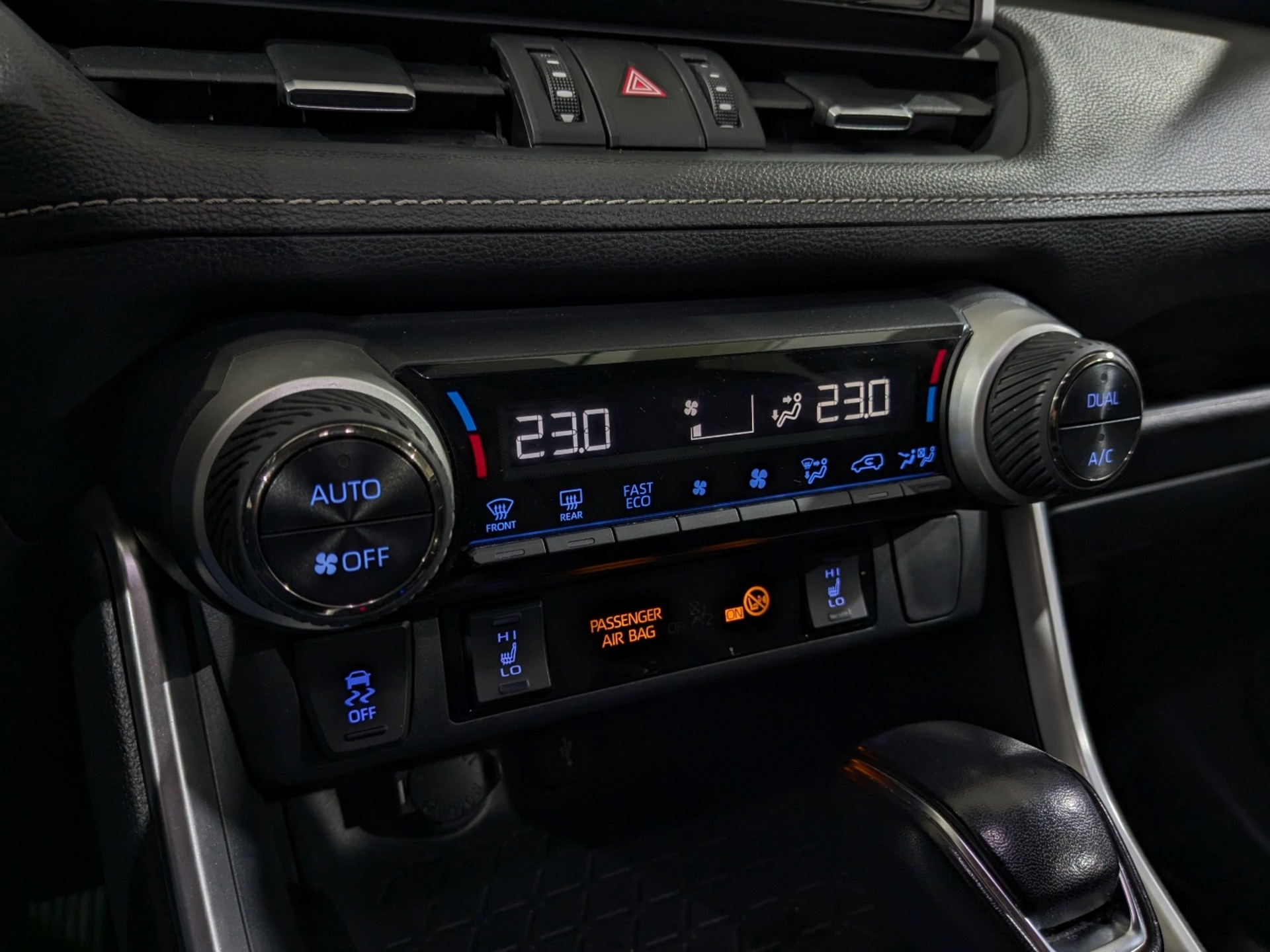 TOYOTA Rav-4 2.00 (149 л.с), автомат, 2021, пробег 67 067 км