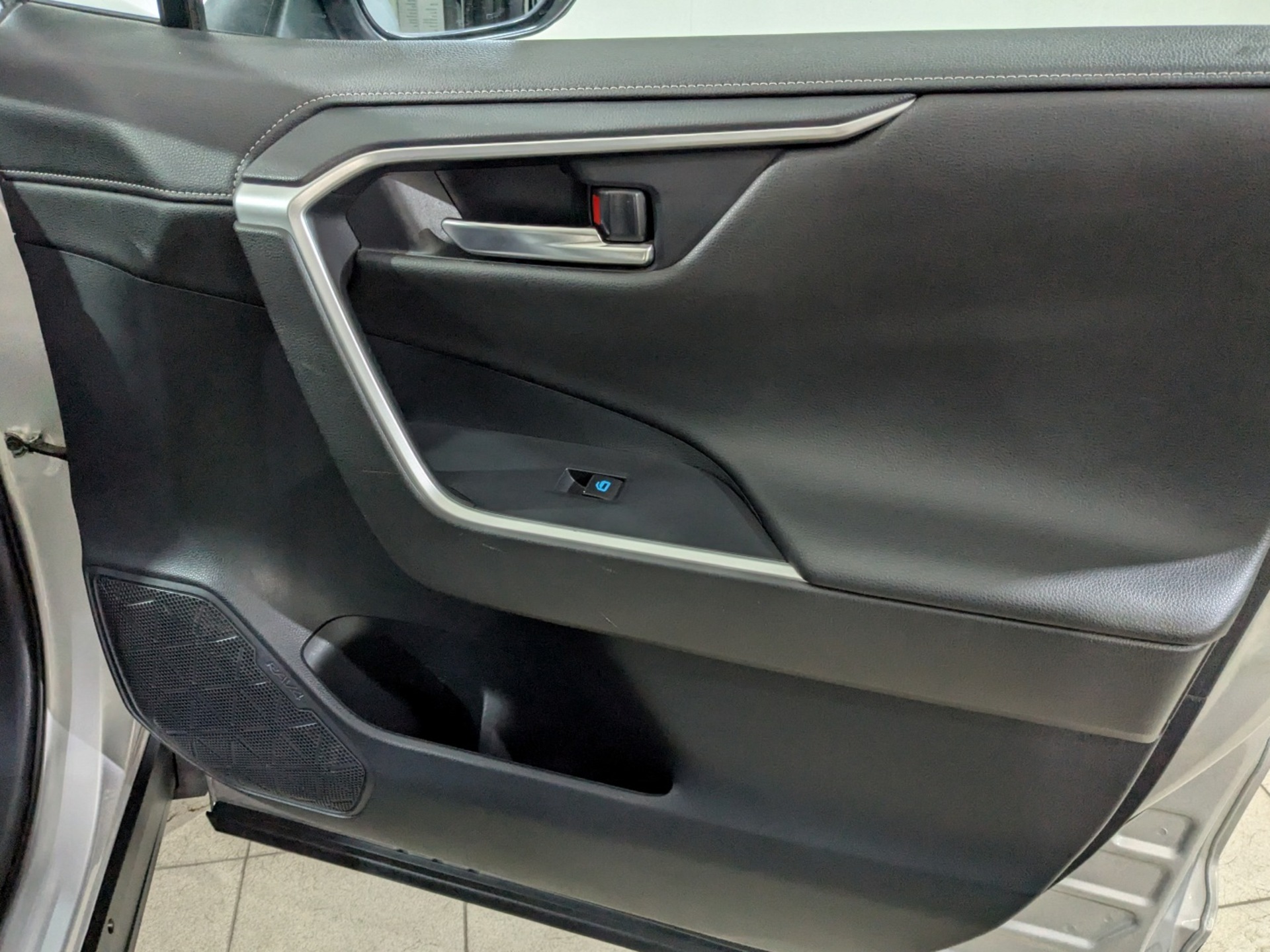TOYOTA Rav-4 2.00 (149 л.с), автомат, 2021, пробег 67 067 км
