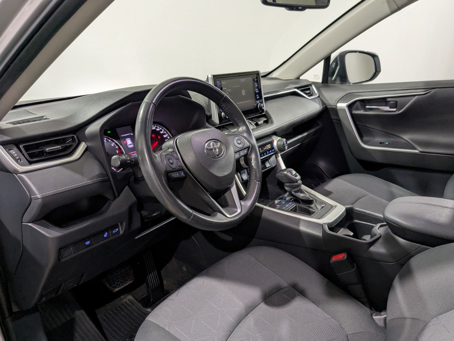 TOYOTA Rav-4 2.00 (149 л.с), автомат, 2021, пробег 67 067 км
