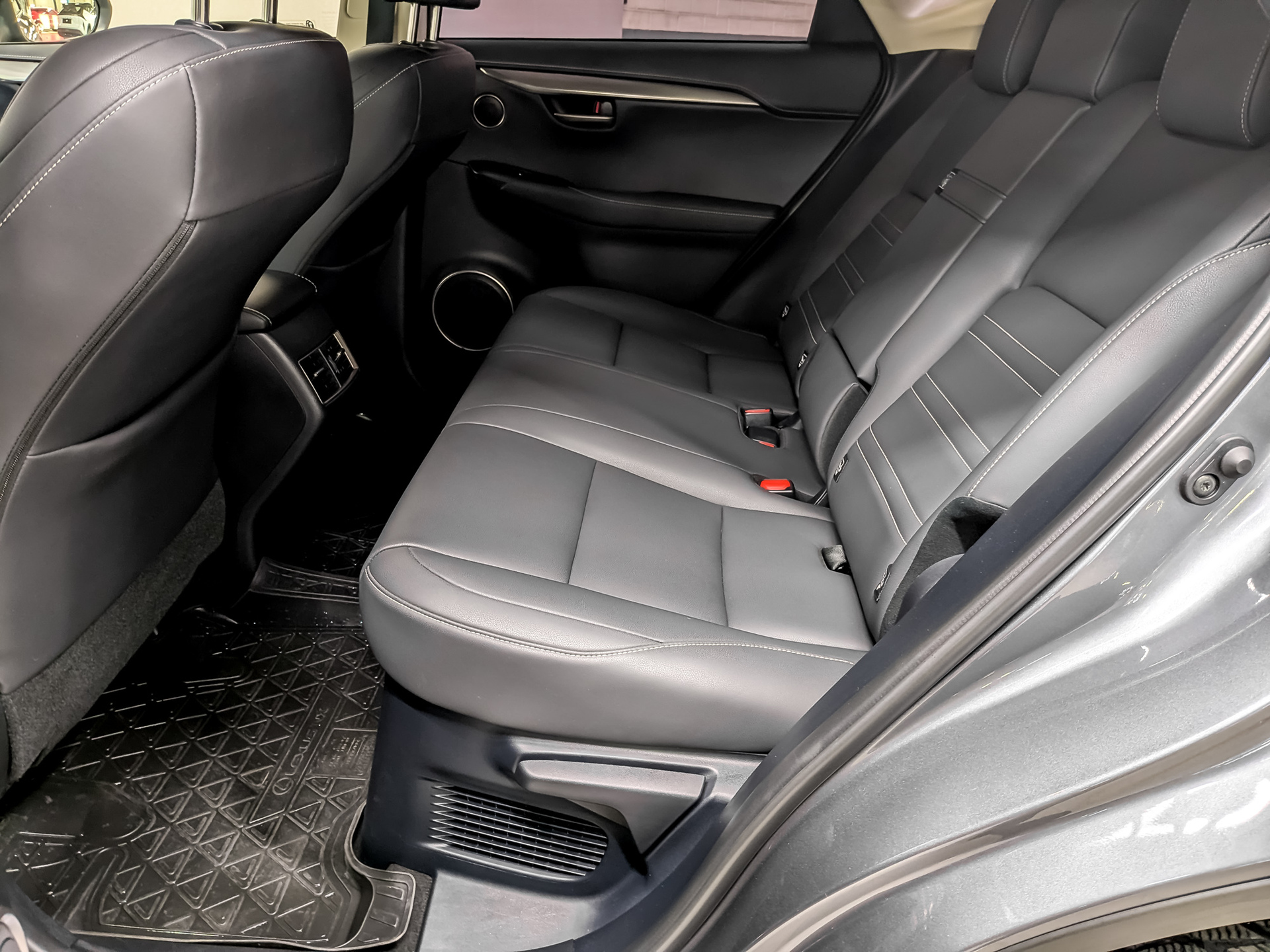 LEXUS NX 2.00 (150 л.с), автомат, 2020, пробег 24 902 км
