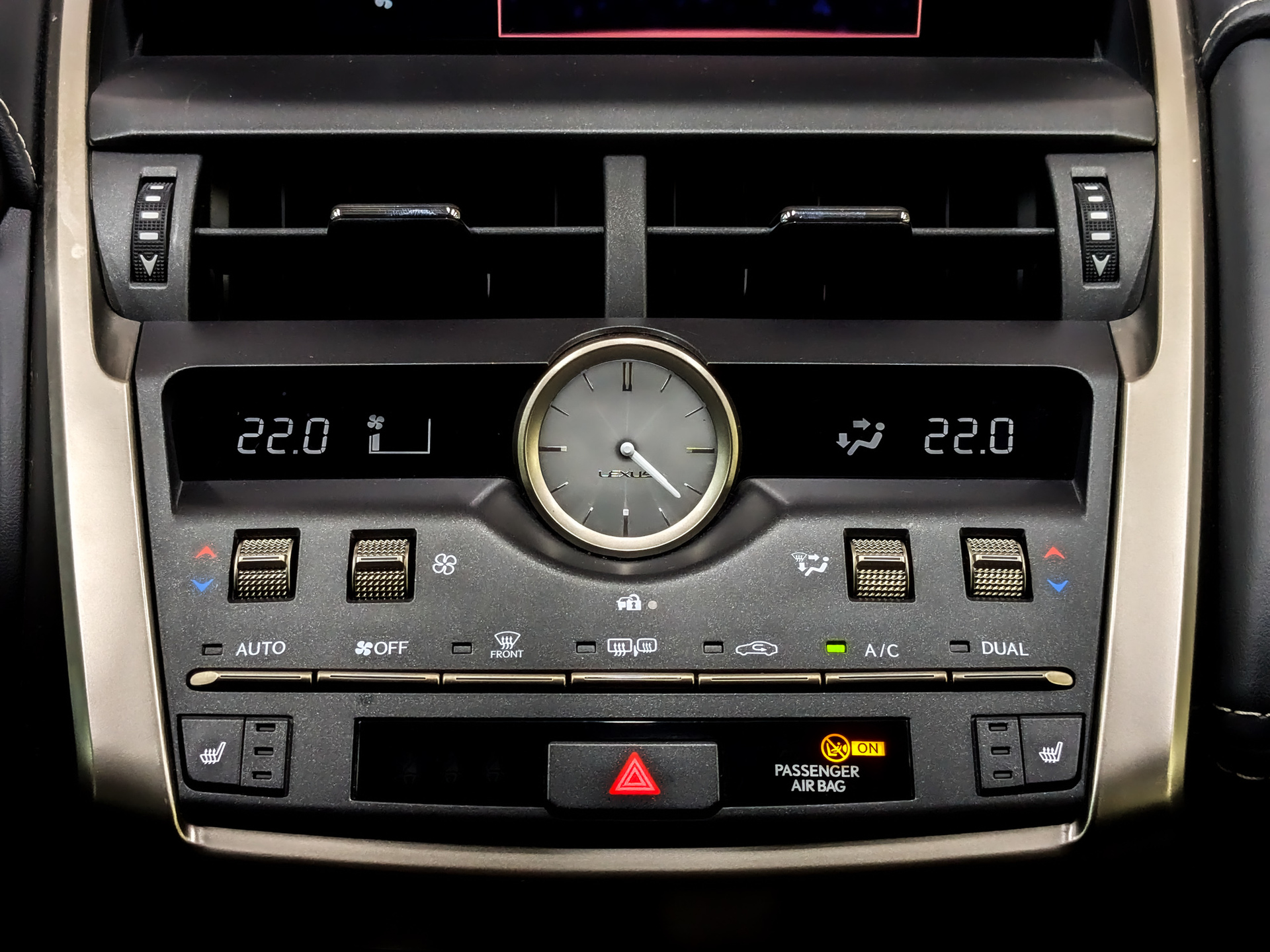 LEXUS NX 2.00 (150 л.с), автомат, 2020, пробег 24 902 км