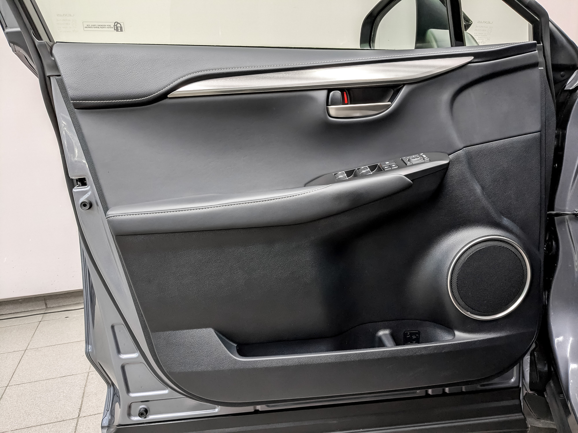 LEXUS NX 2.00 (150 л.с), автомат, 2020, пробег 24 902 км
