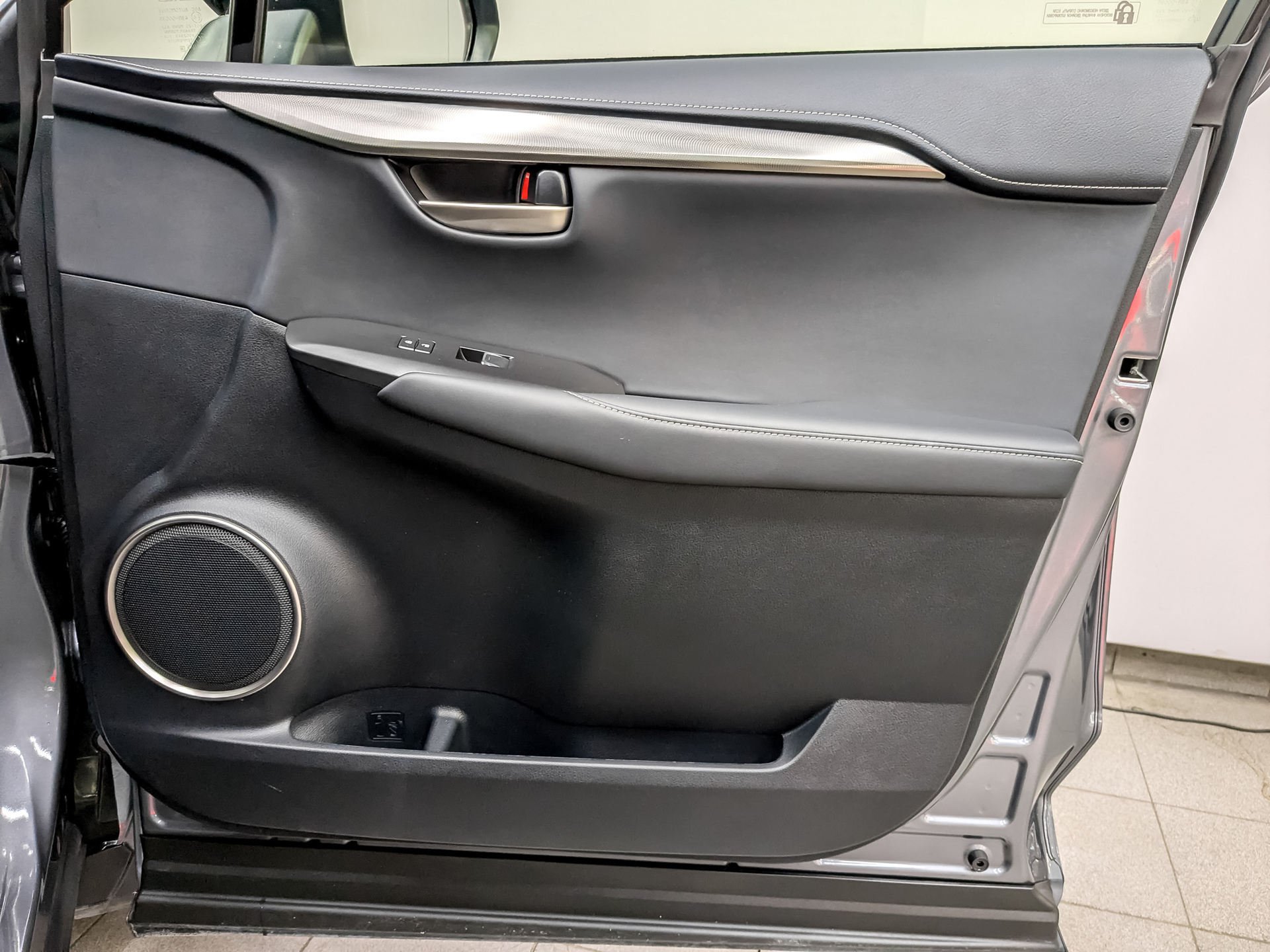 LEXUS NX 2.00 (150 л.с), автомат, 2020, пробег 24 902 км