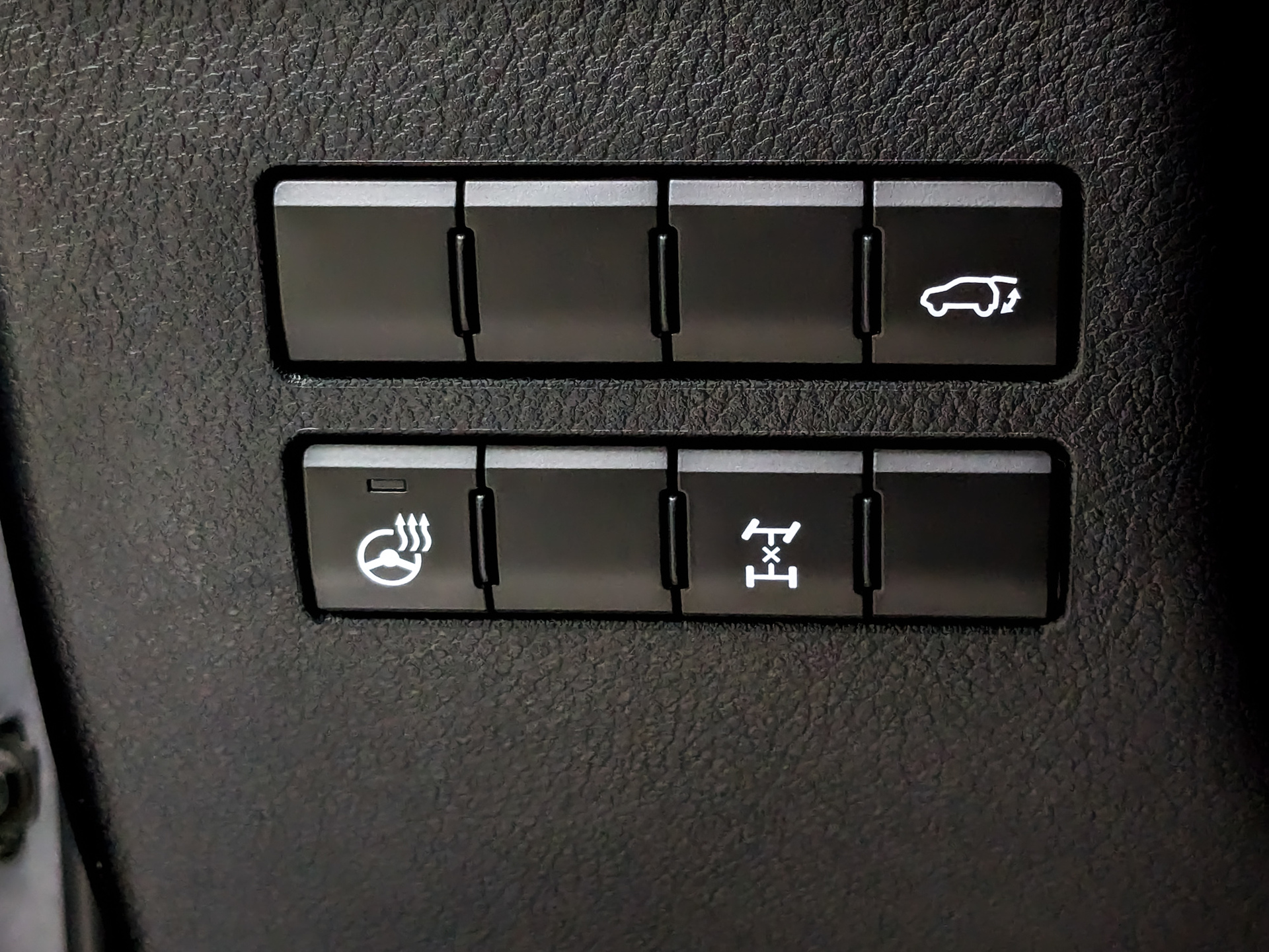 LEXUS NX 2.00 (150 л.с), автомат, 2020, пробег 24 902 км