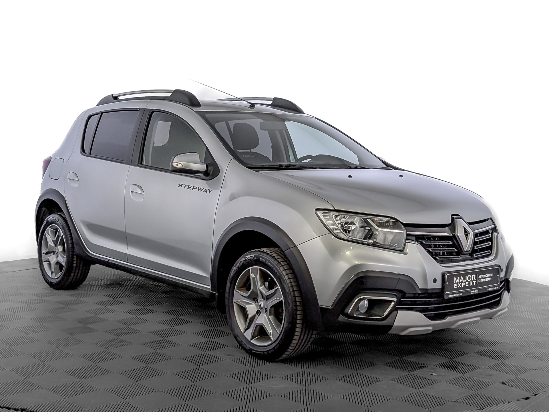 RENAULT Sandero 1.60 (102 л.с), автомат, 2021, пробег 107 636 км