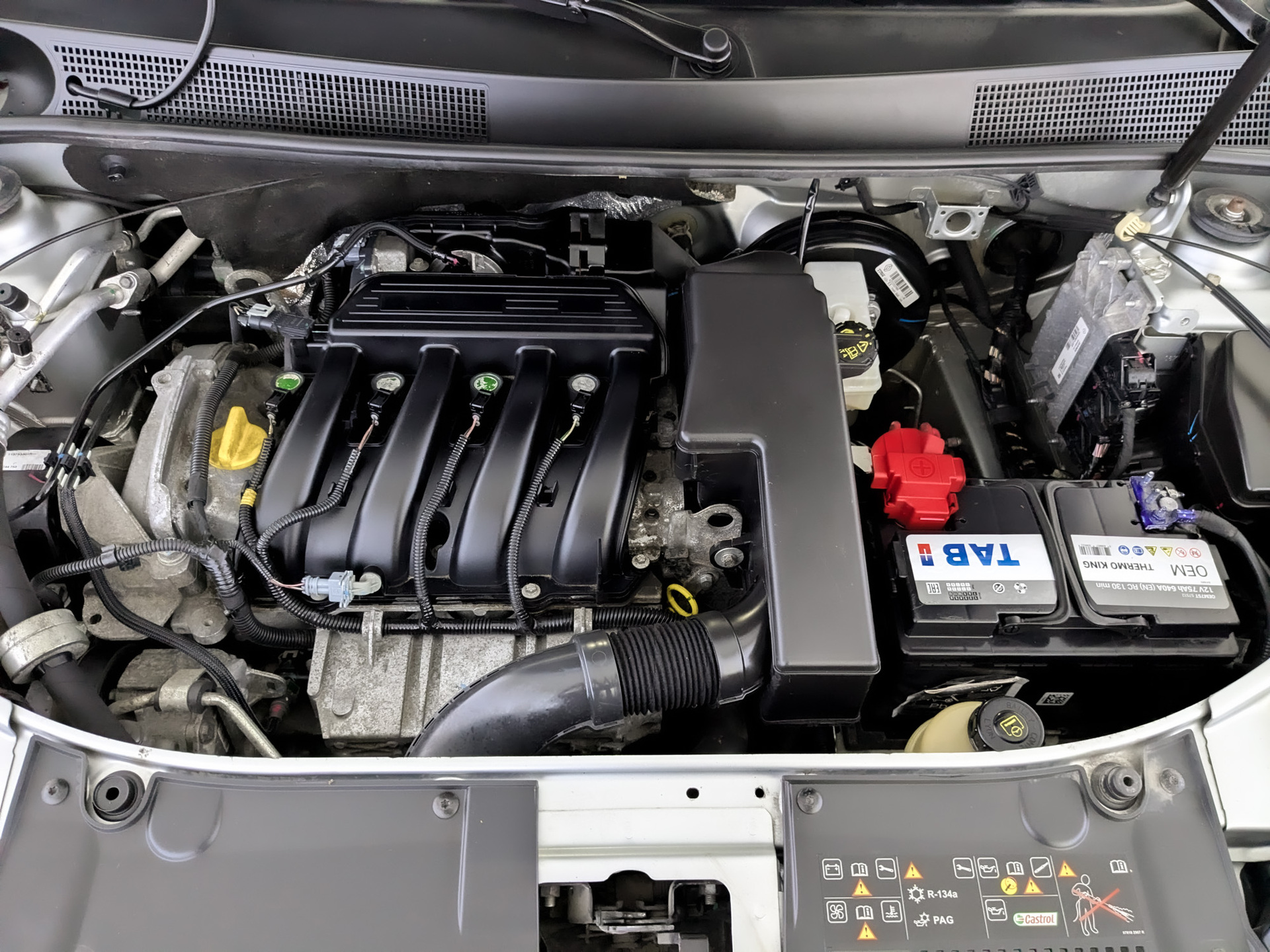 RENAULT Sandero 1.60 (102 л.с), автомат, 2021, пробег 107 636 км