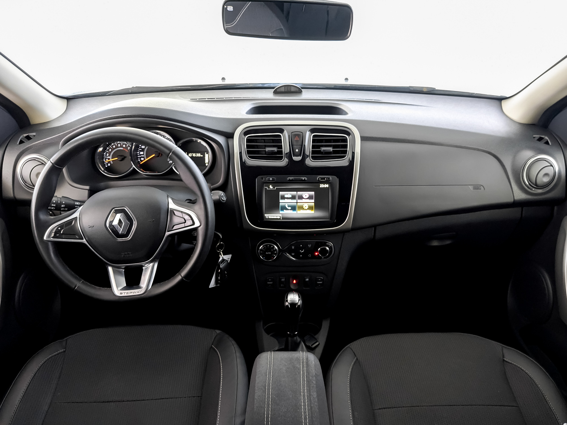 RENAULT Sandero 1.60 (102 л.с), автомат, 2021, пробег 107 636 км