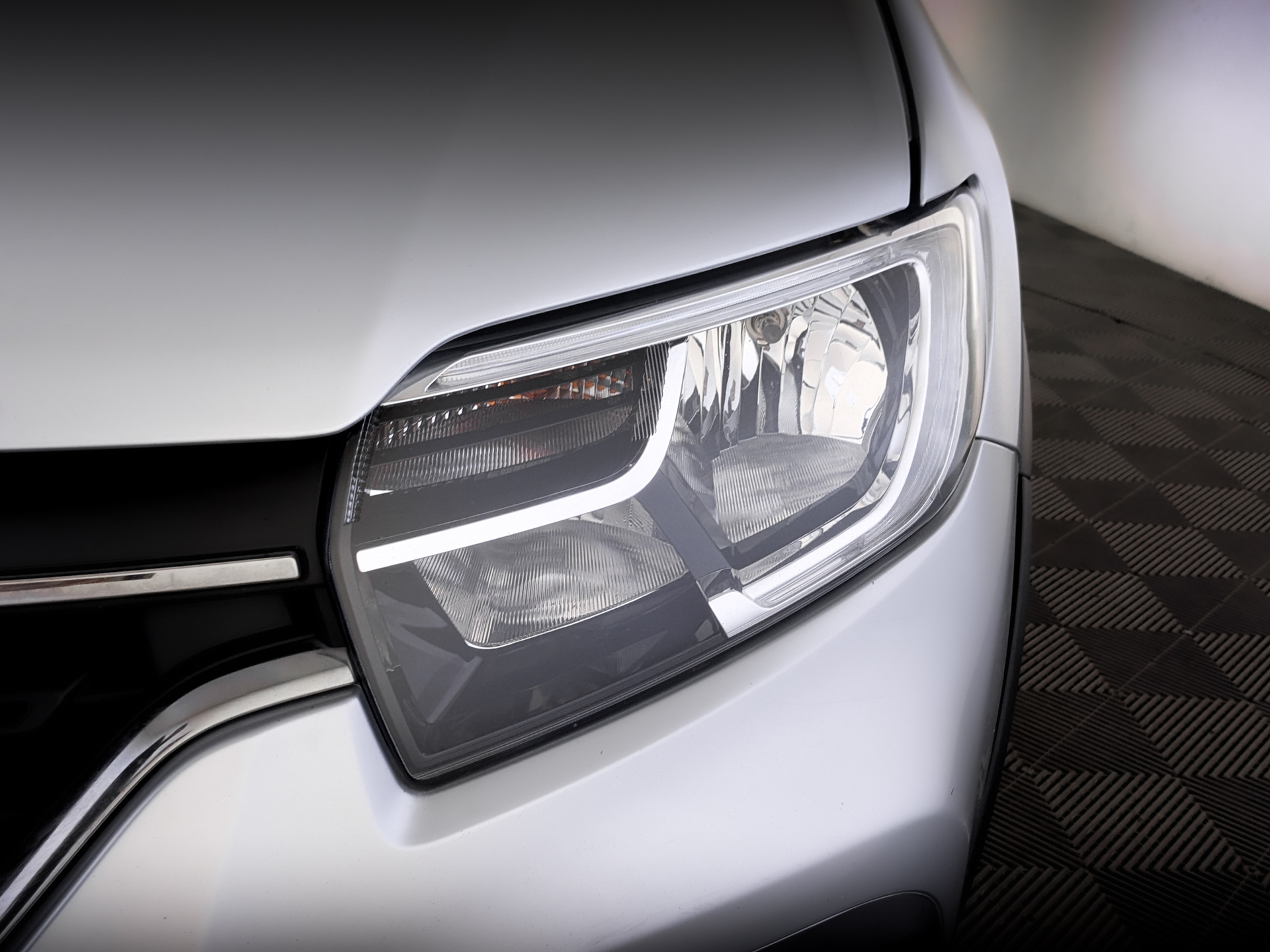 RENAULT Sandero 1.60 (102 л.с), автомат, 2021, пробег 107 636 км