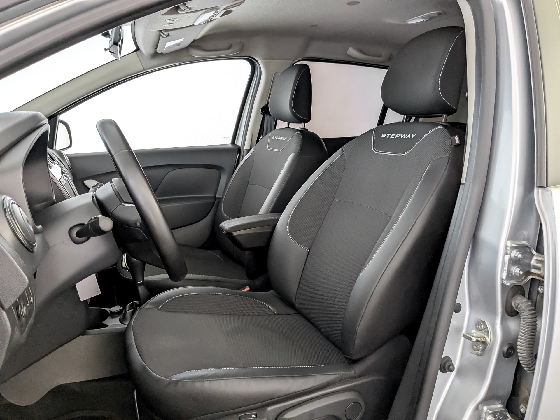 RENAULT Sandero 1.60 (102 л.с), автомат, 2021, пробег 107 636 км