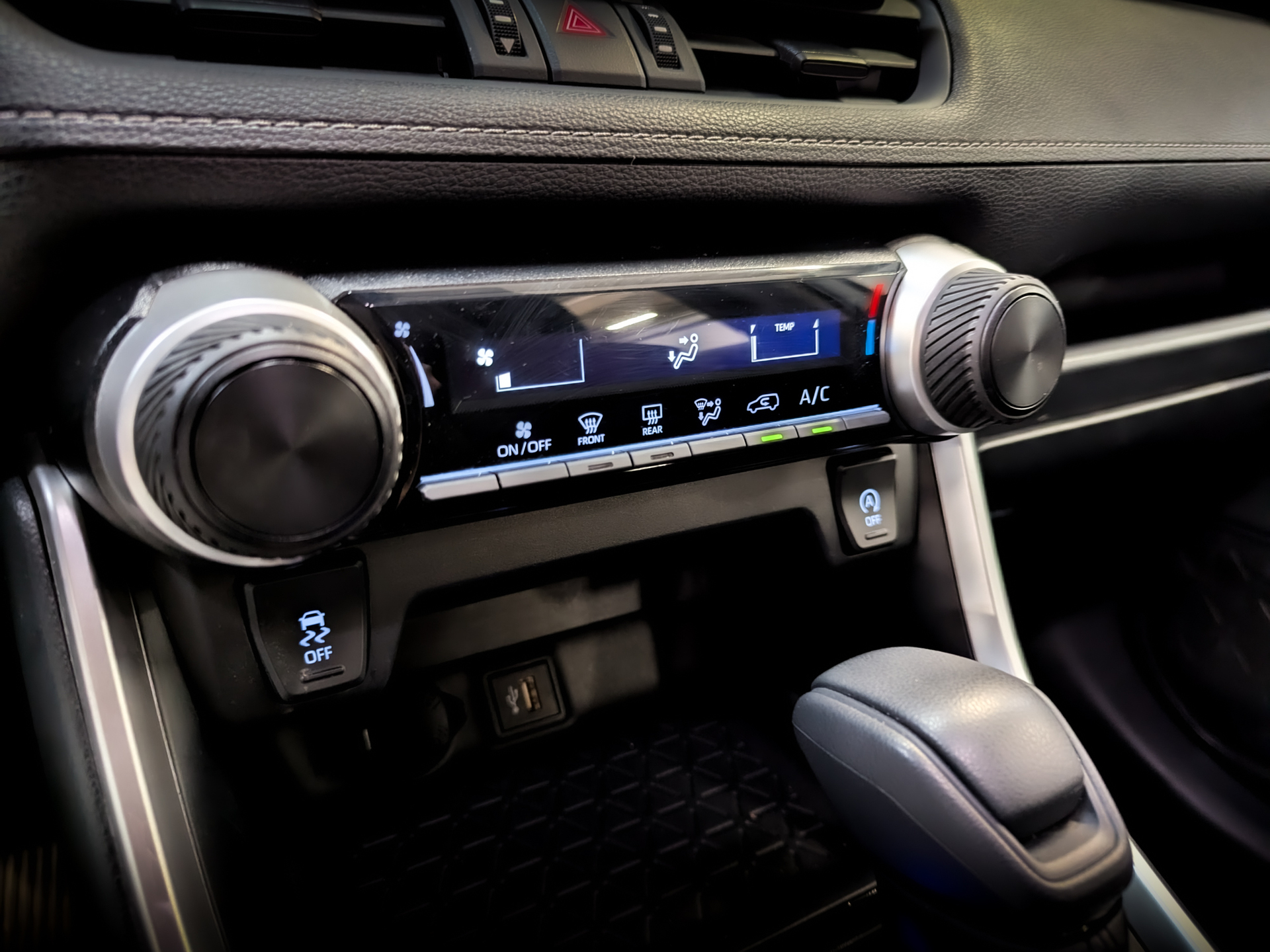 TOYOTA Rav-4 2.00 (171 л.с), автомат, 2025, пробег 38 652 км