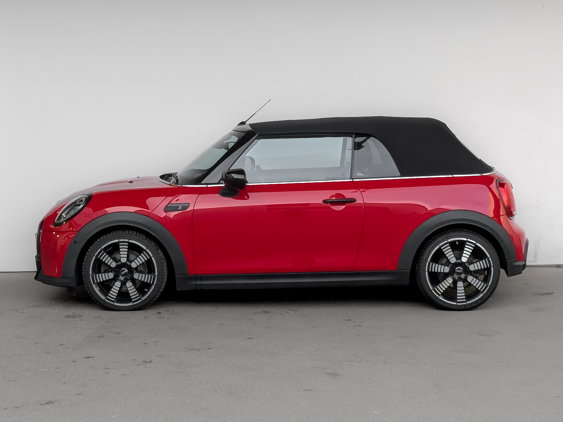 MINI Cabrio 2.00 (192 л.с), автомат, 2022, пробег 48 277 км