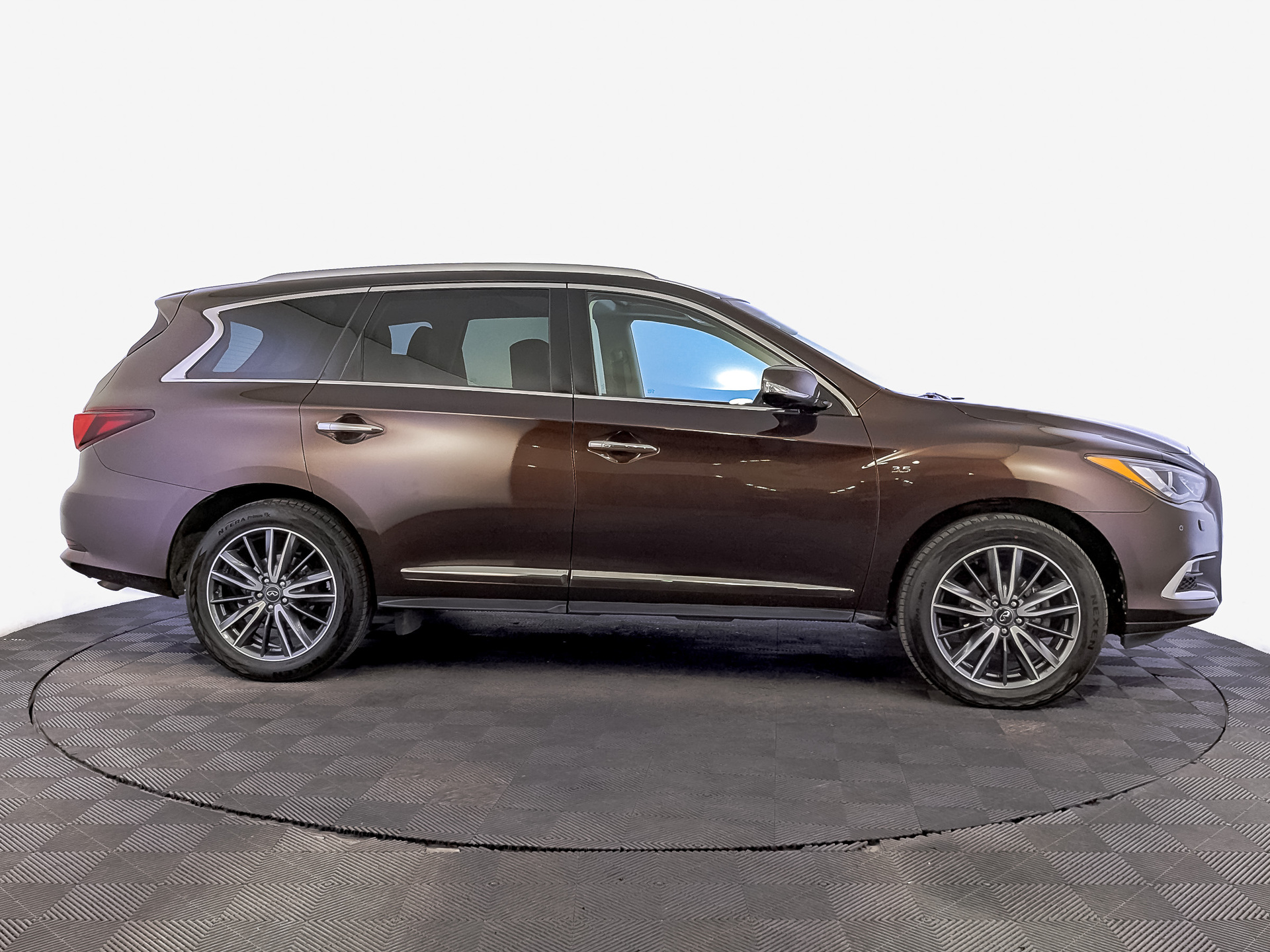 INFINITI QX60 3.50 (283 л.с), автомат, 2019, пробег 102 694 км