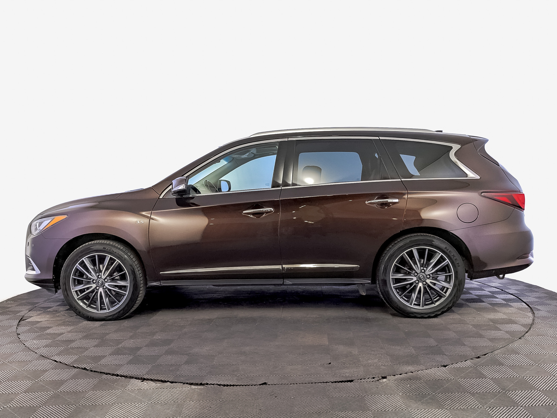 INFINITI QX60 3.50 (283 л.с), автомат, 2019, пробег 102 694 км
