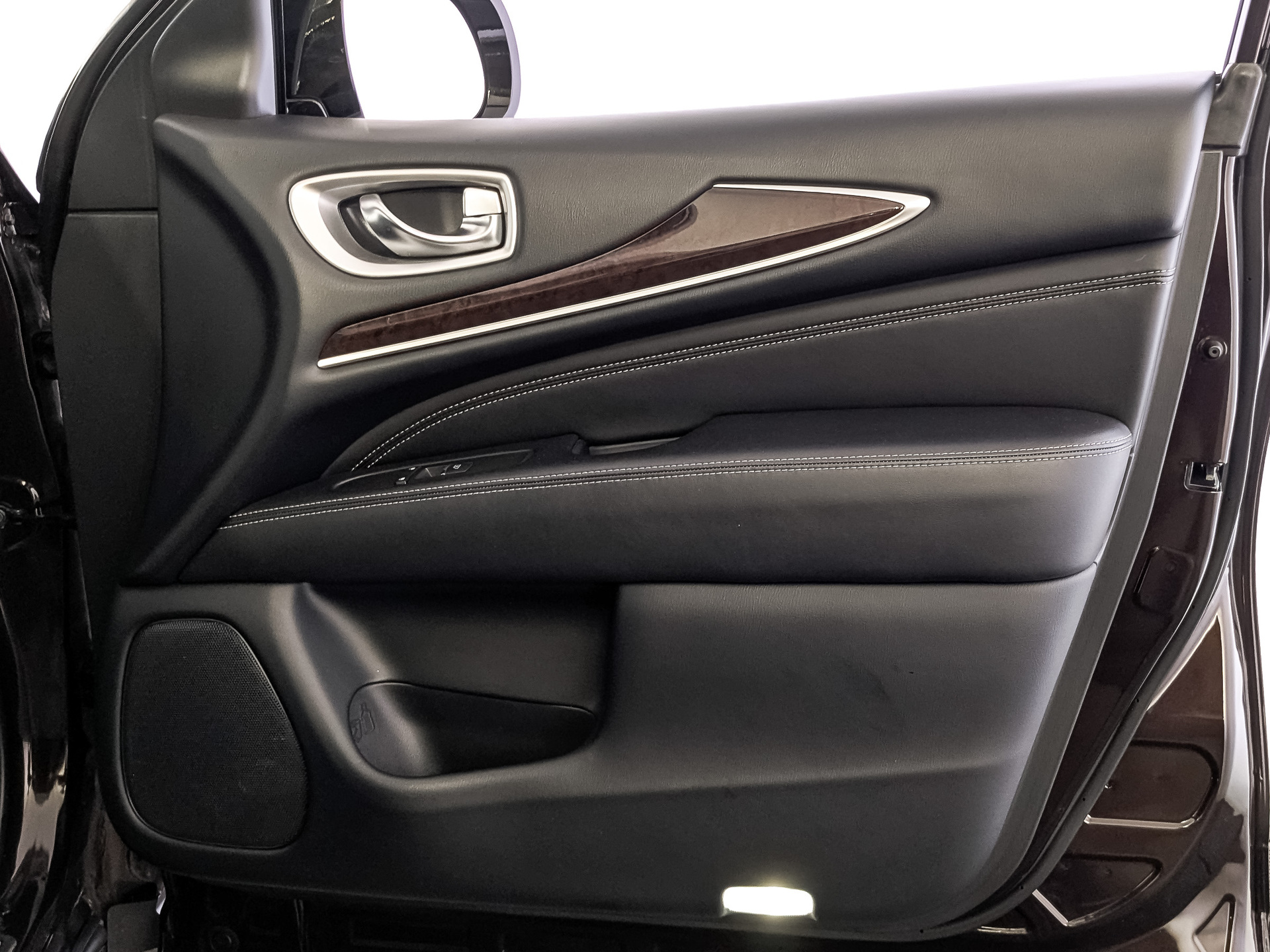 INFINITI QX60 3.50 (283 л.с), автомат, 2019, пробег 102 694 км