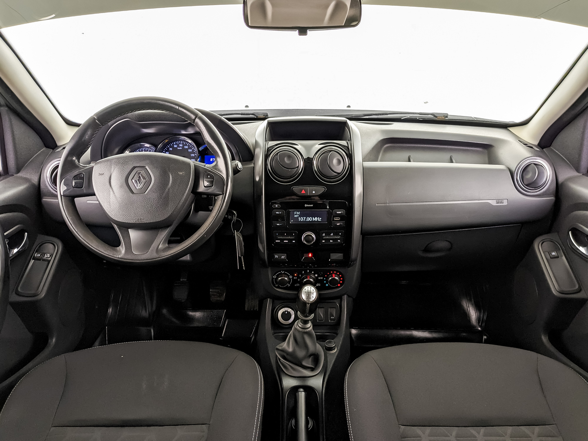 RENAULT Duster 1.60 (114 л.с), механическая, 2017, пробег 87 399 км
