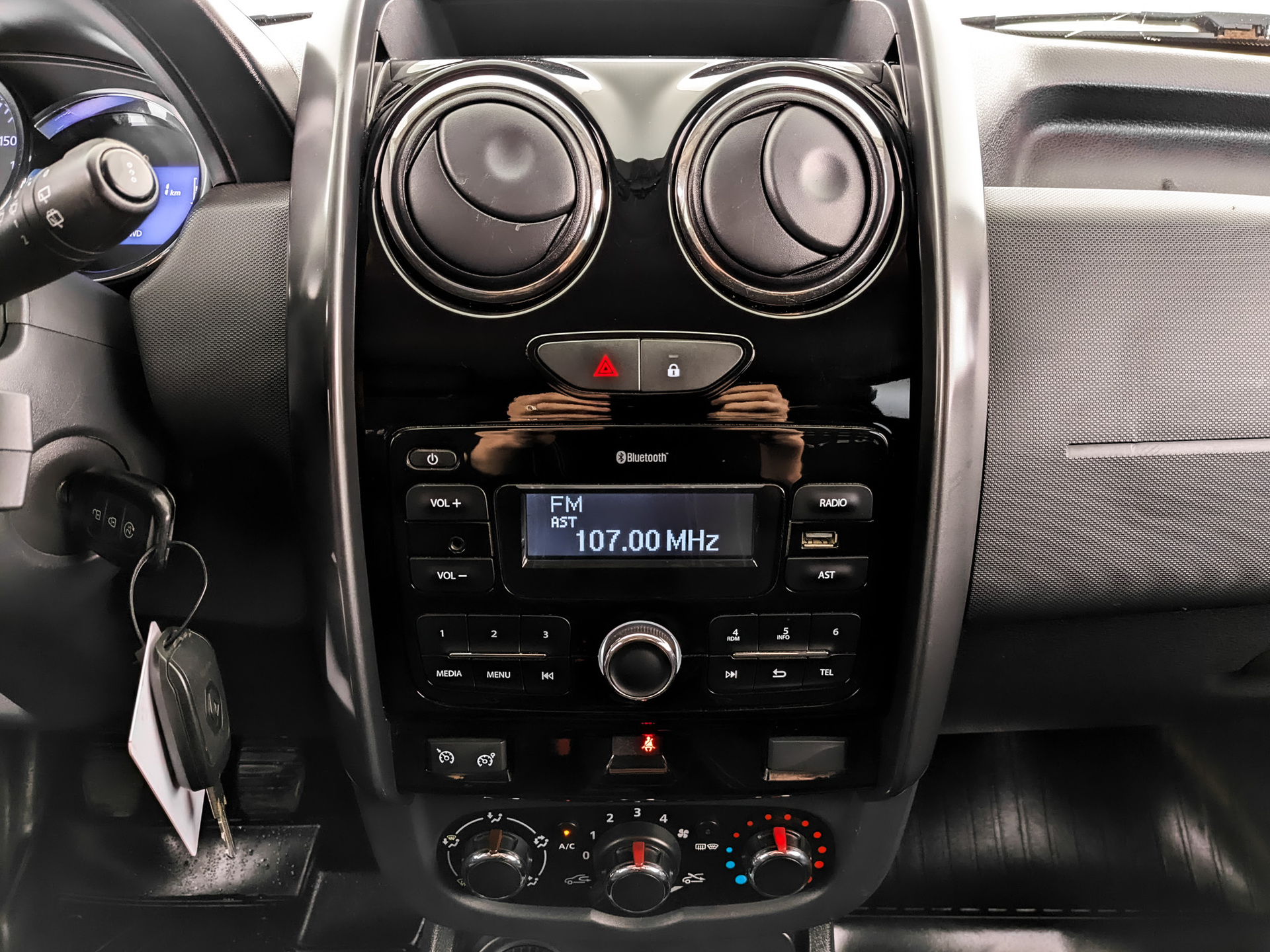 RENAULT Duster 1.60 (114 л.с), механическая, 2017, пробег 87 399 км